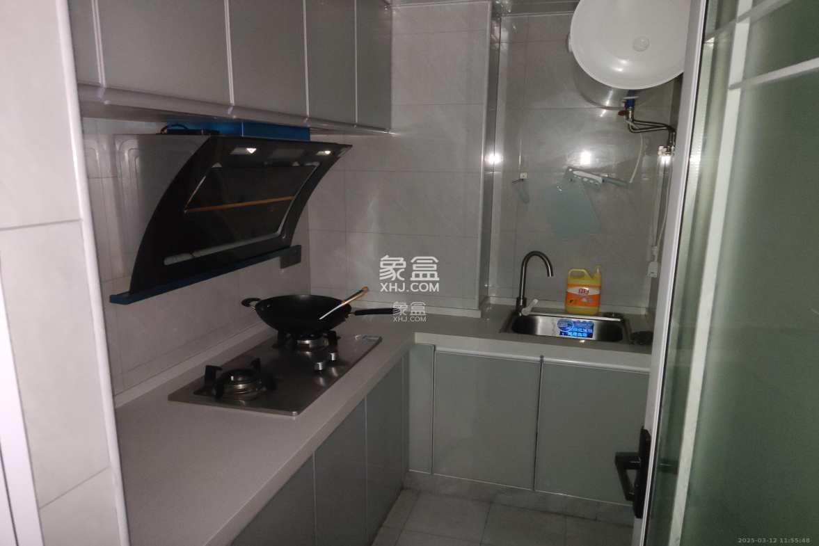 红星国际星城  2室1厅1卫    2300.0元/月 红星国际星城  2室1厅1卫    2300.0元/月室内图