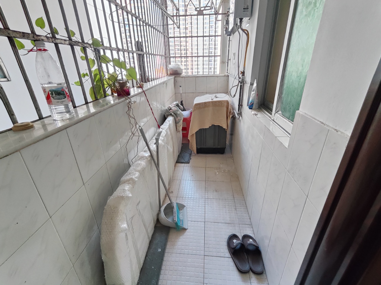 德意雅苑 2室2厅1卫 2200.0元/月 德意雅苑 2室2厅1卫 2200.0元/月室内图