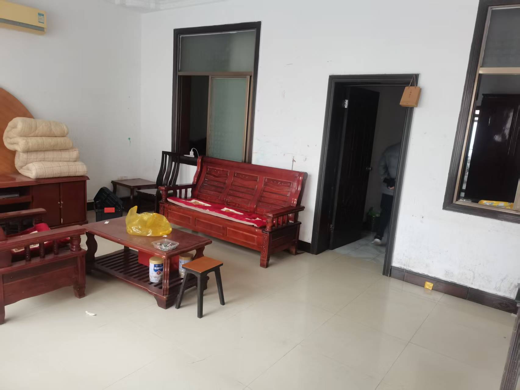 娄星区散盘 3室2厅1卫 28.0万 娄星区散盘 3室2厅1卫 28.0万客厅