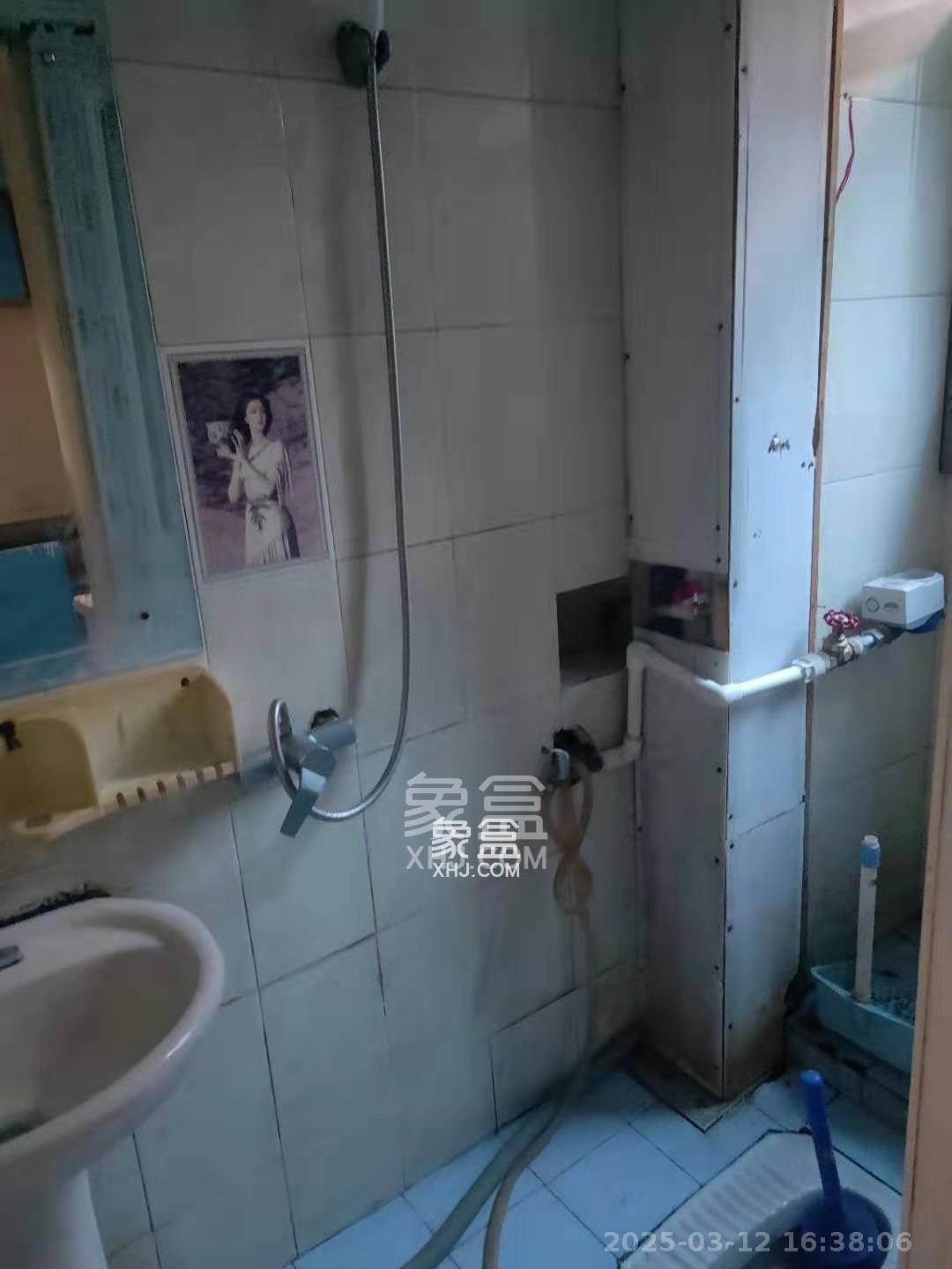 红旗区四片 2室1厅1卫 1600.0元/月 红旗区四片 2室1厅1卫 1600.0元/月室内图