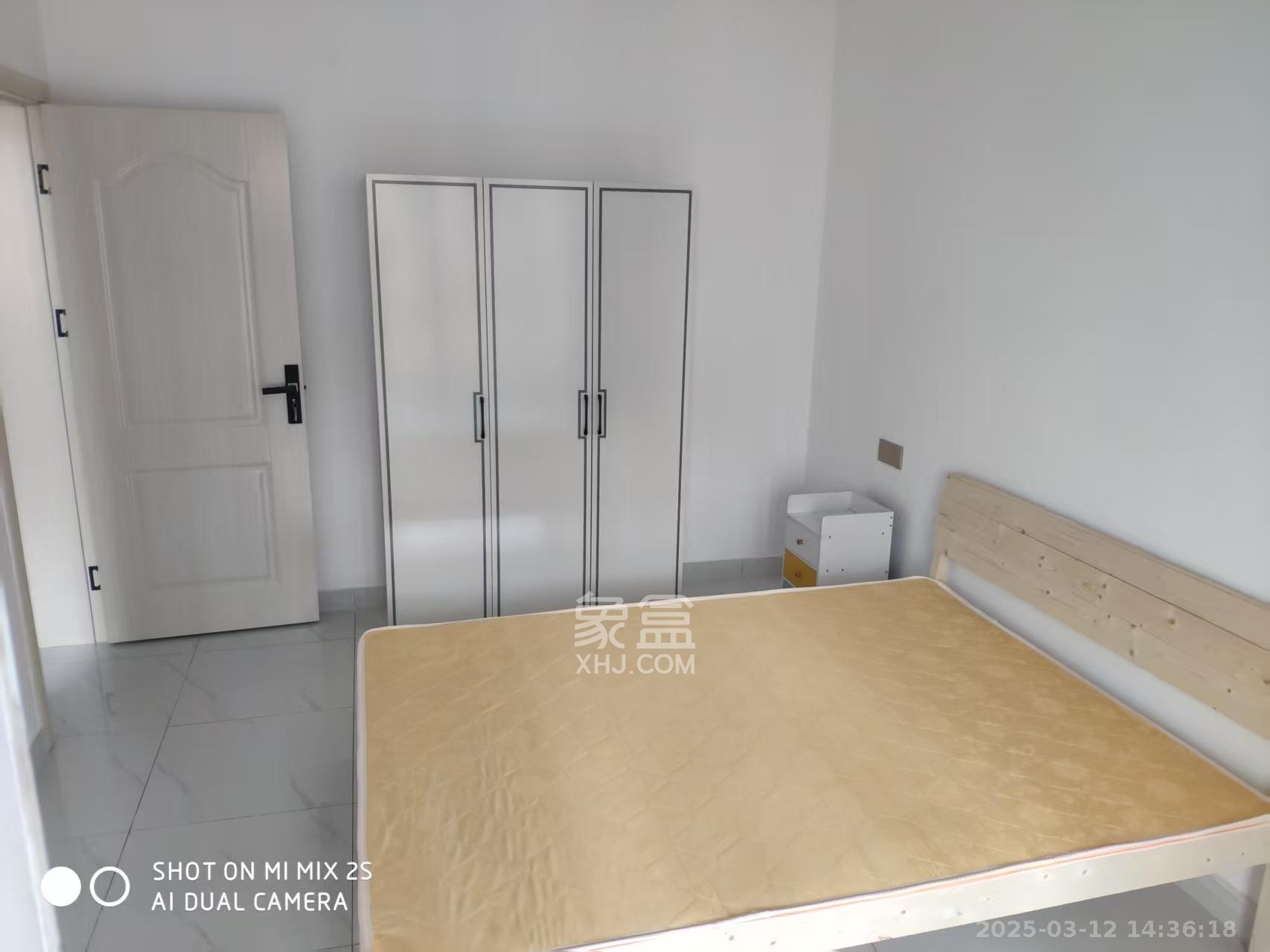 绿地海外滩一期 1室2厅1卫 700.0元/月 绿地海外滩一期 1室2厅1卫 700.0元/月室内图