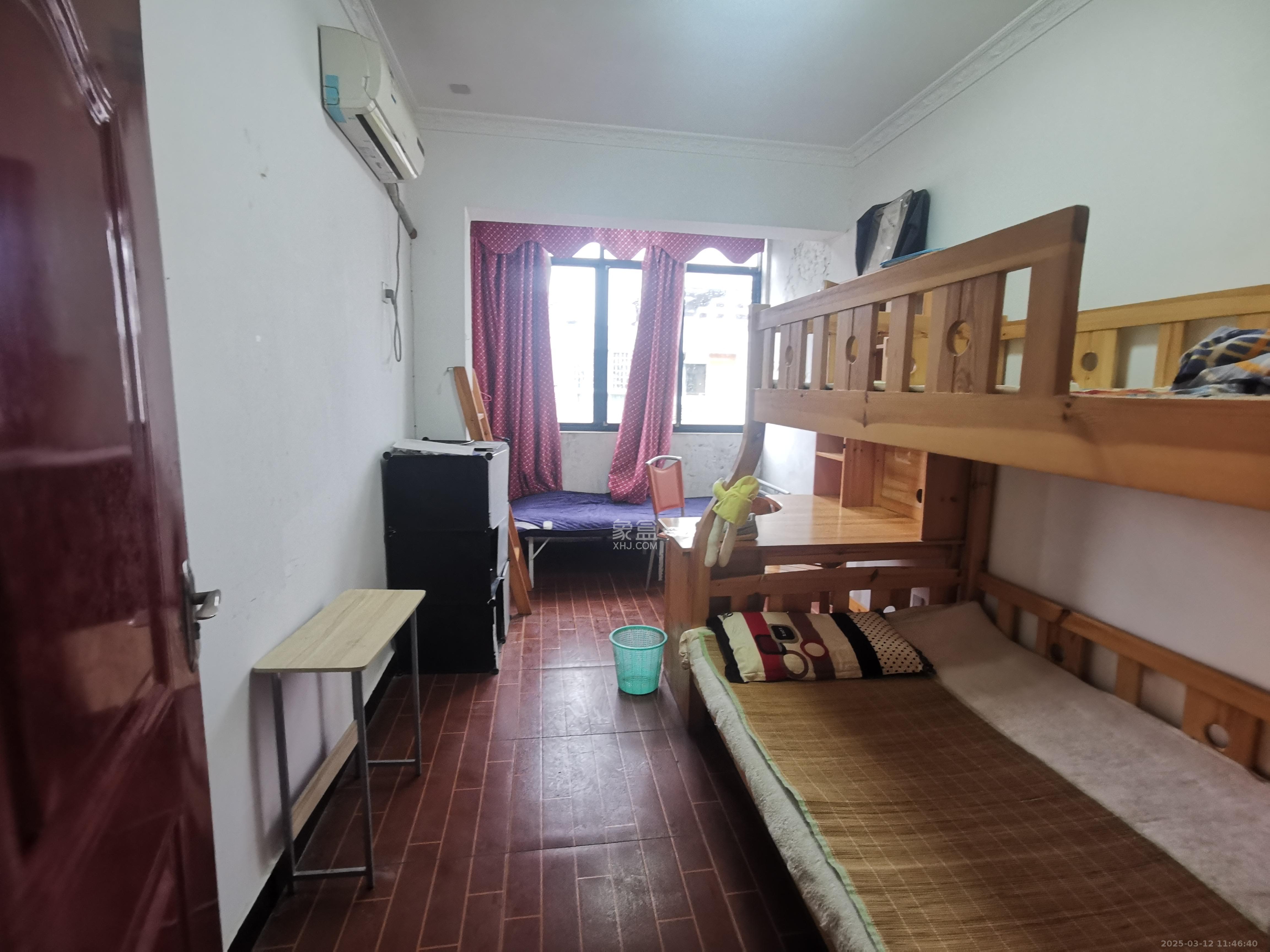 阳光100三期  3室2厅2卫   2400.00元/月室内图