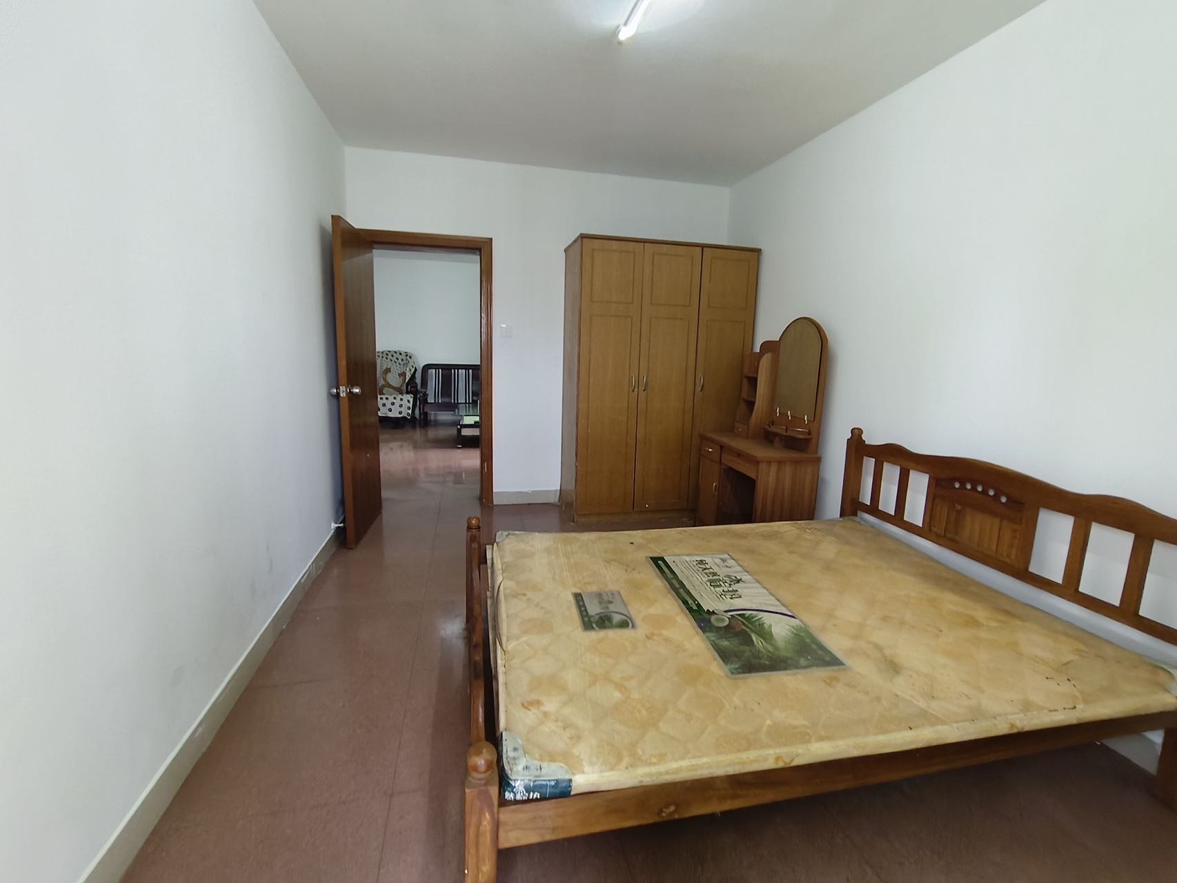 龙华商城  2室2厅0卫    86.0万 龙华商城  2室2厅0卫    86.0万客厅