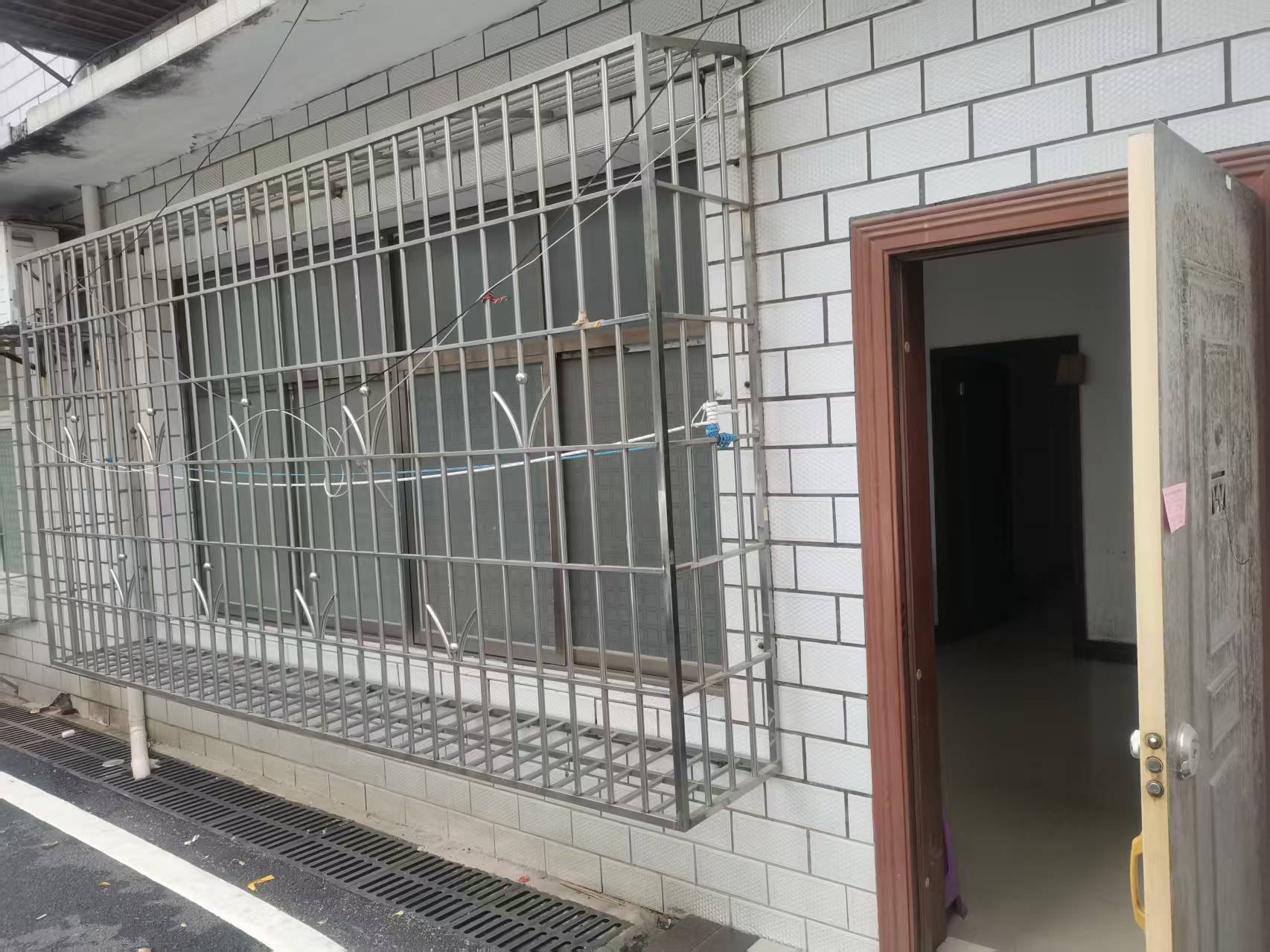 娄星区散盘  3室2厅1卫    28.0万客厅