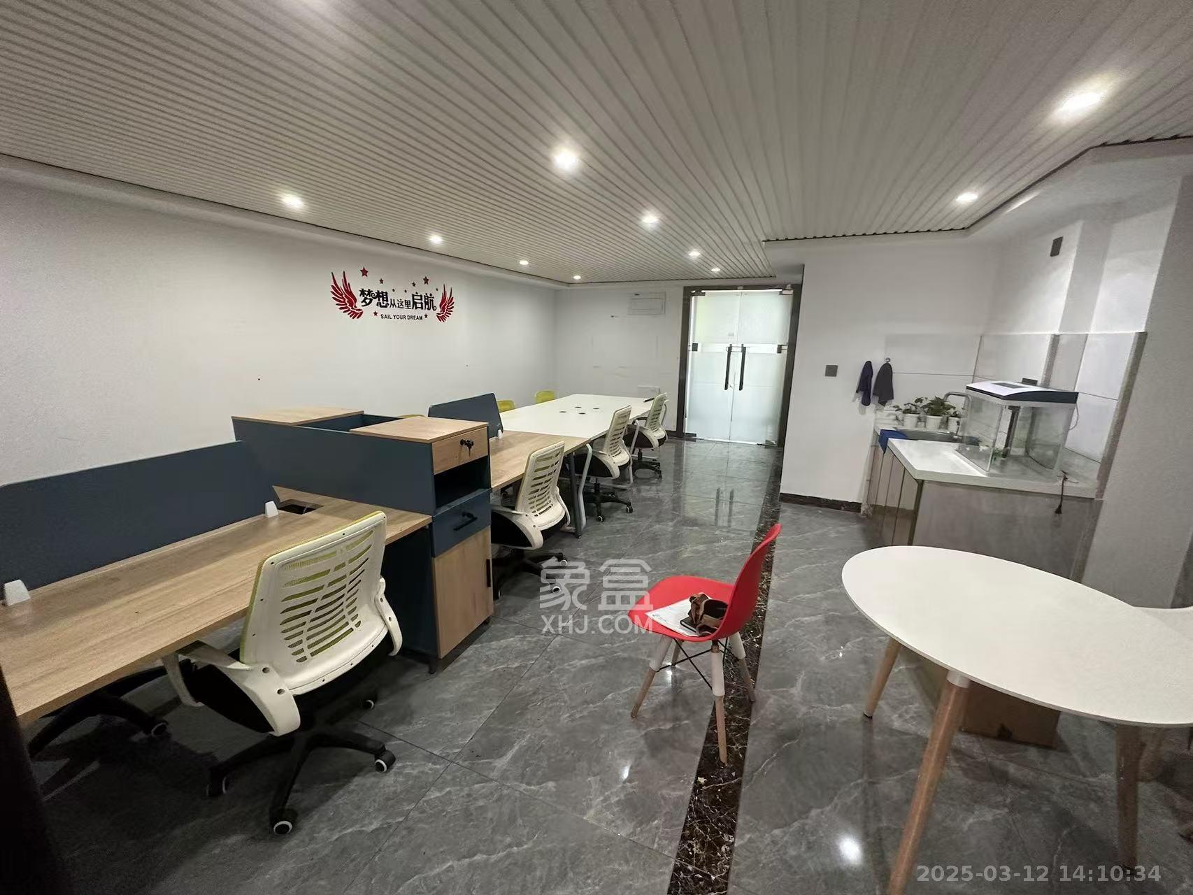 金科时代中心 1室1厅1卫 2000.0元/月 金科时代中心 1室1厅1卫 2000.0元/月室内图