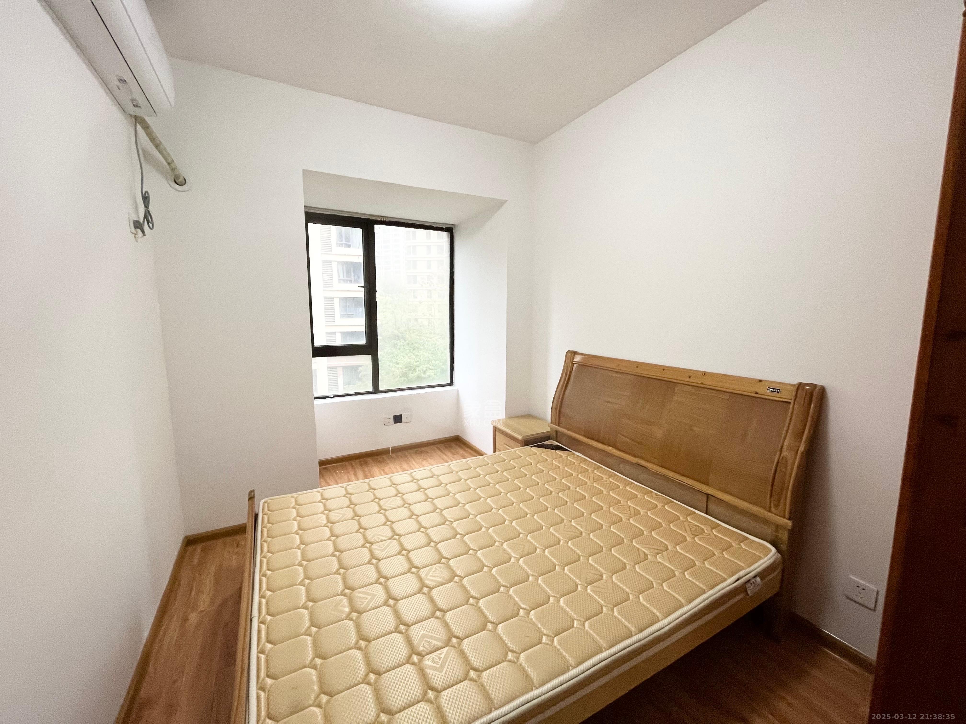 保利麓谷林语F区  3室2厅1卫   2100.00元/月室内图