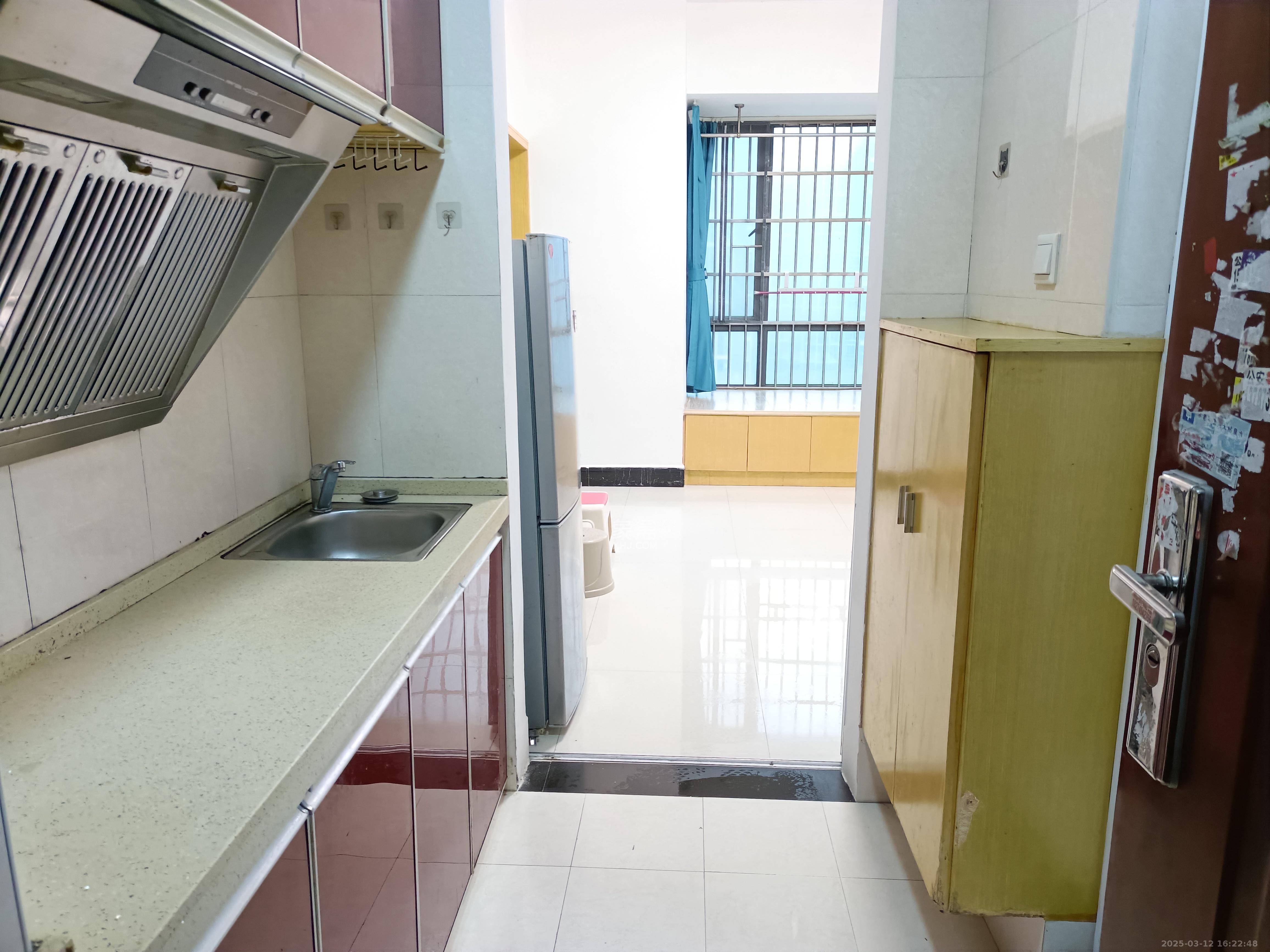 名富公寓  1室1厅1卫    1700.0元/月 名富公寓  1室1厅1卫    1700.0元/月室内图