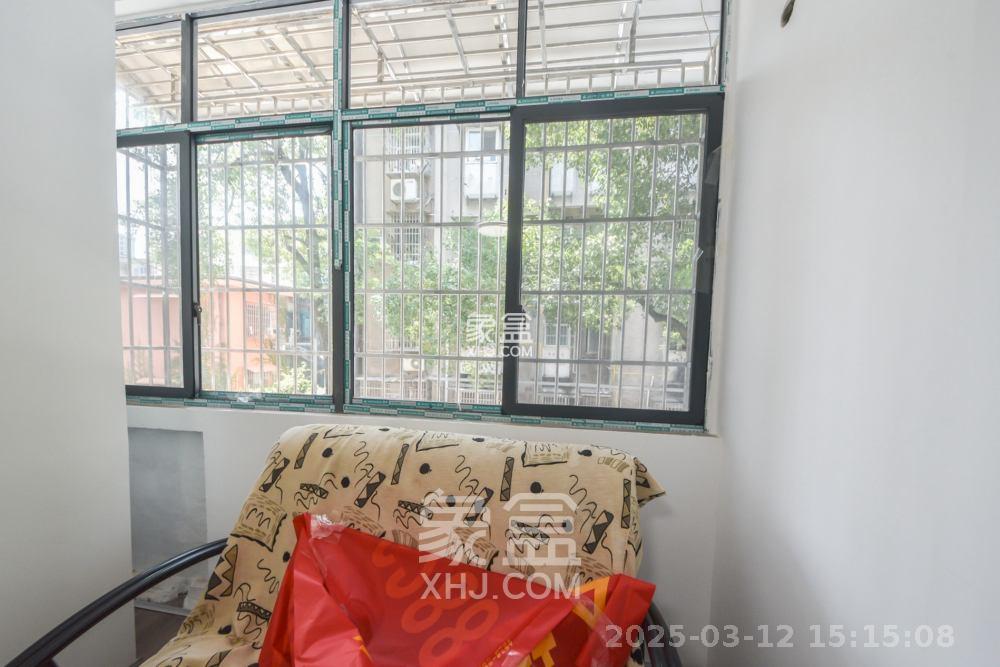 砂子塘社区 3室1厅1卫 2200.0元/月 砂子塘社区 3室1厅1卫 2200.0元/月室内图