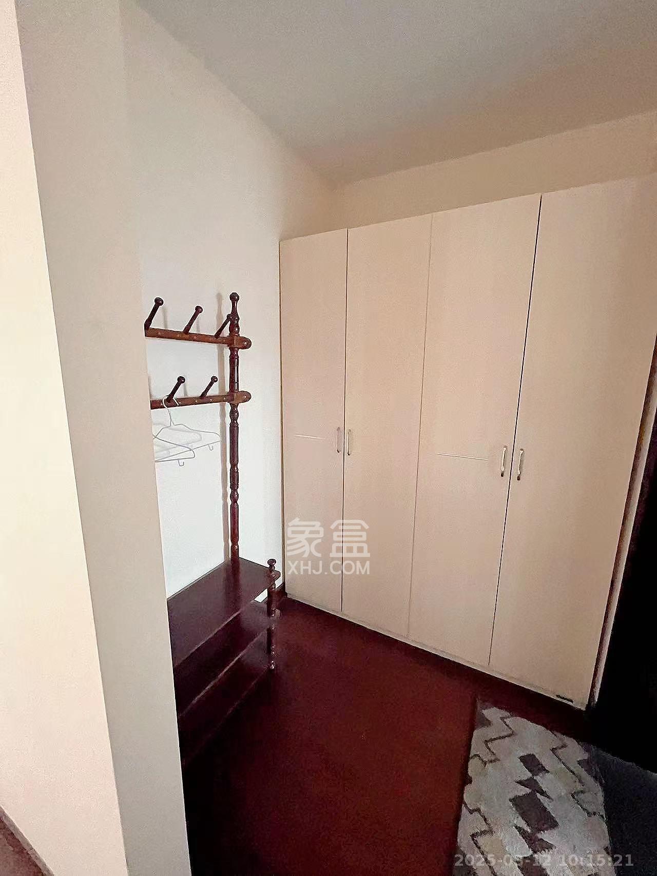 恒大江湾  4室2厅2卫   2900.00元/月室内图