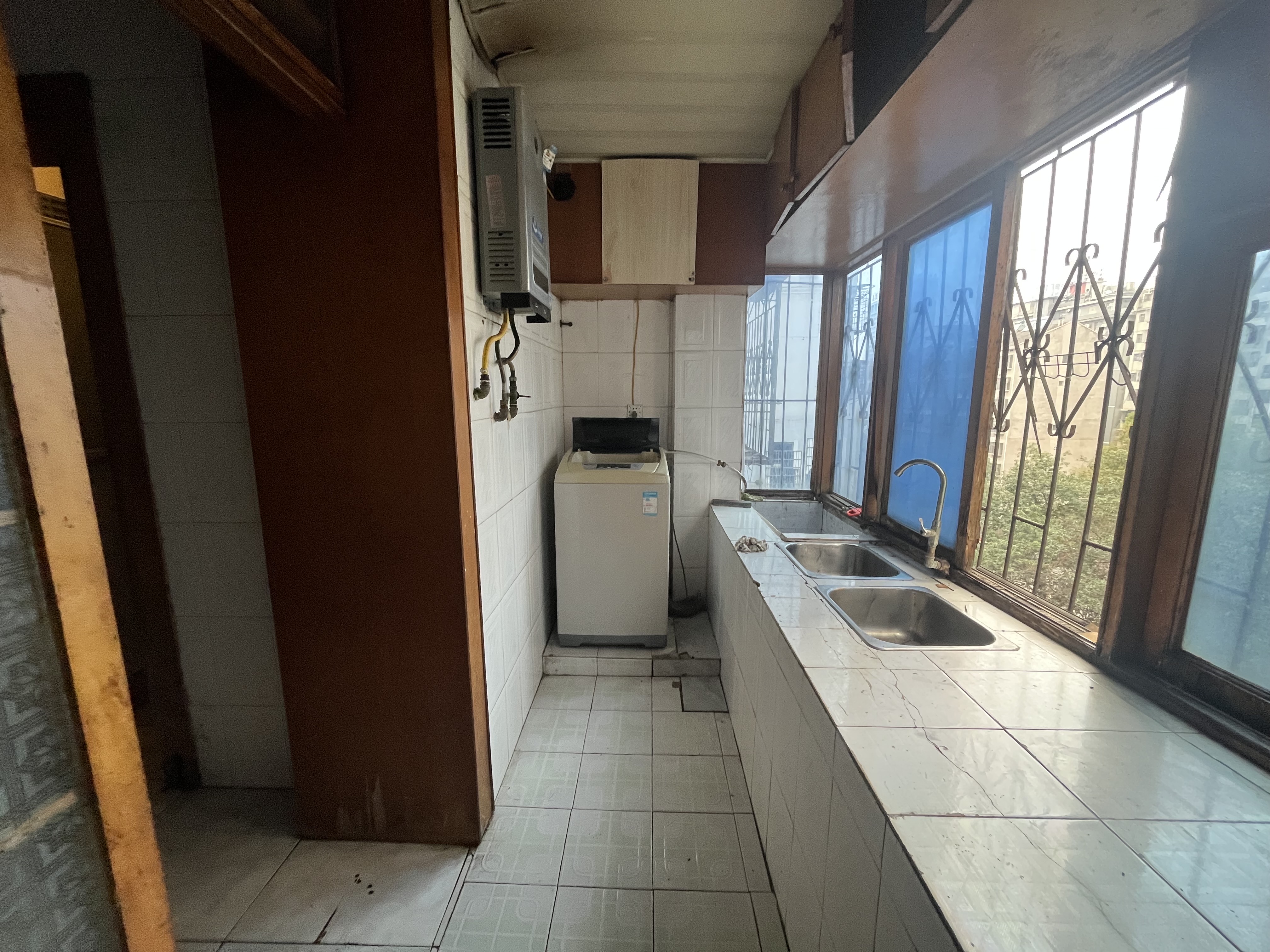 八一橡胶厂（长青中街)  3室1厅1卫    45.8万客厅