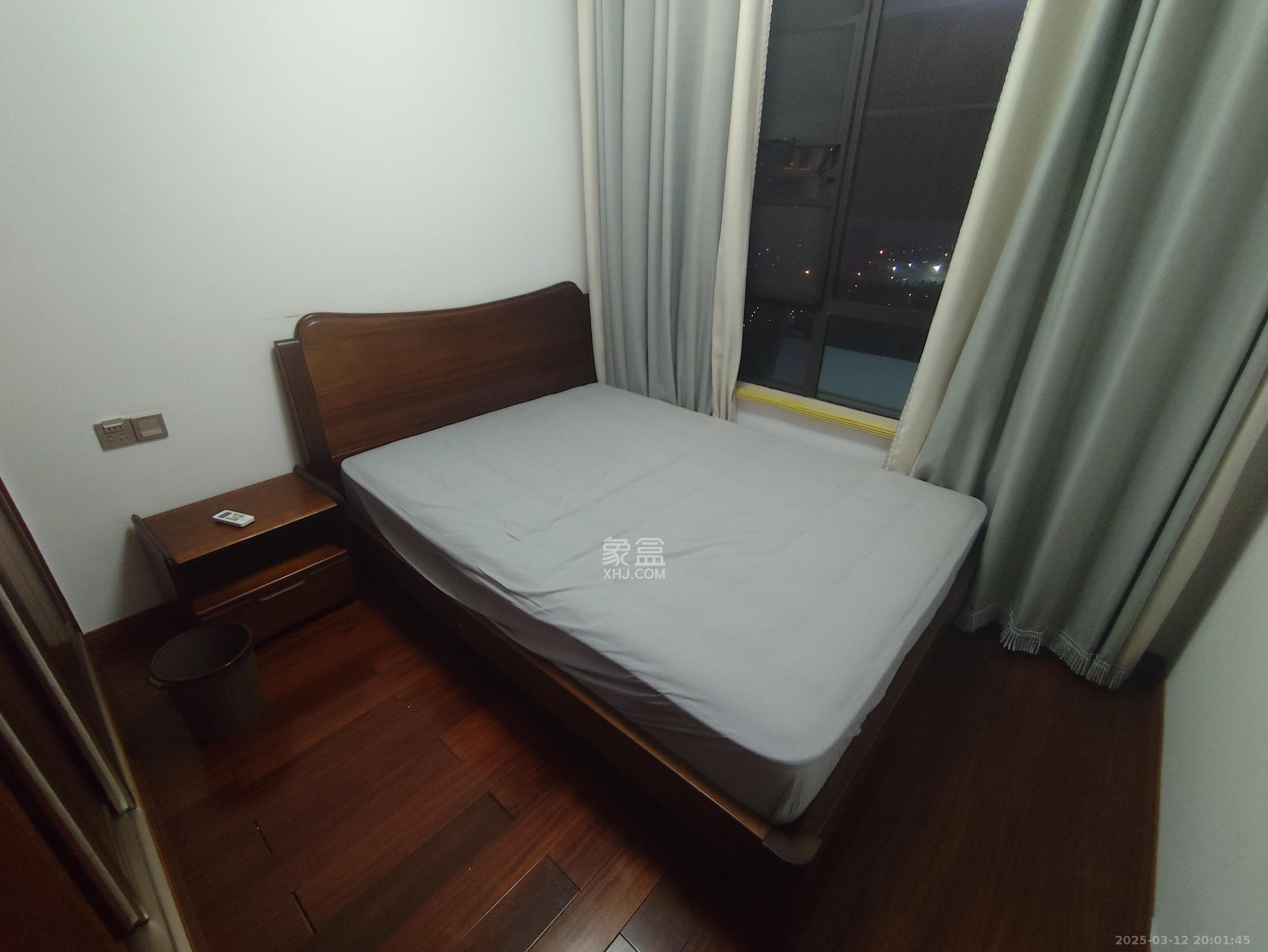 绿地之窗  3室2厅2卫   2900.00元/月室内图