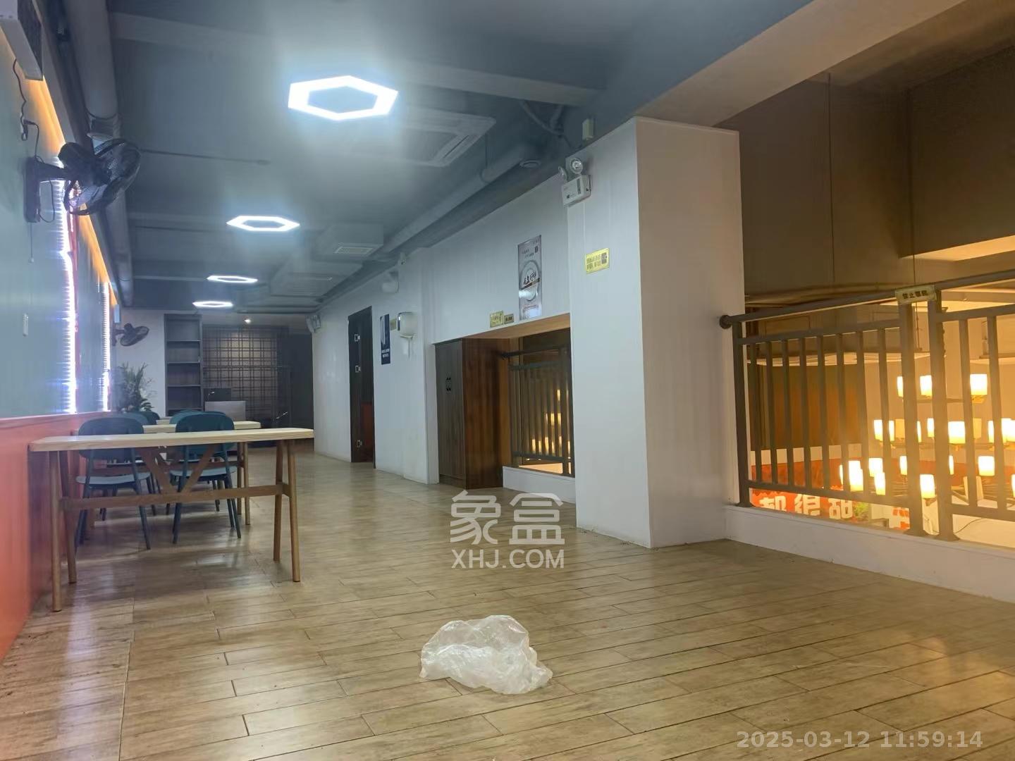 银港水晶城   436.34㎡      30000.0元/月室内图