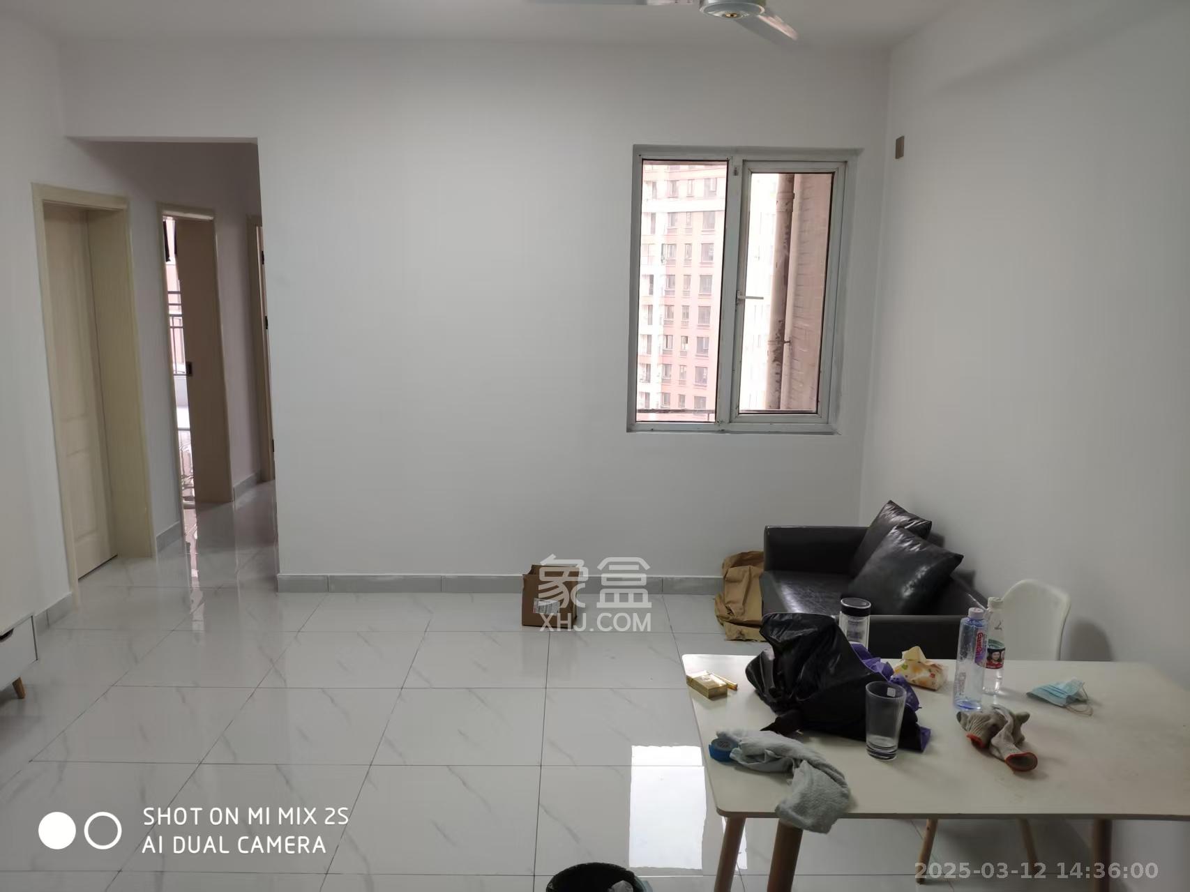 绿地海外滩一期 1室2厅1卫 700.0元/月 绿地海外滩一期 1室2厅1卫 700.0元/月室内图