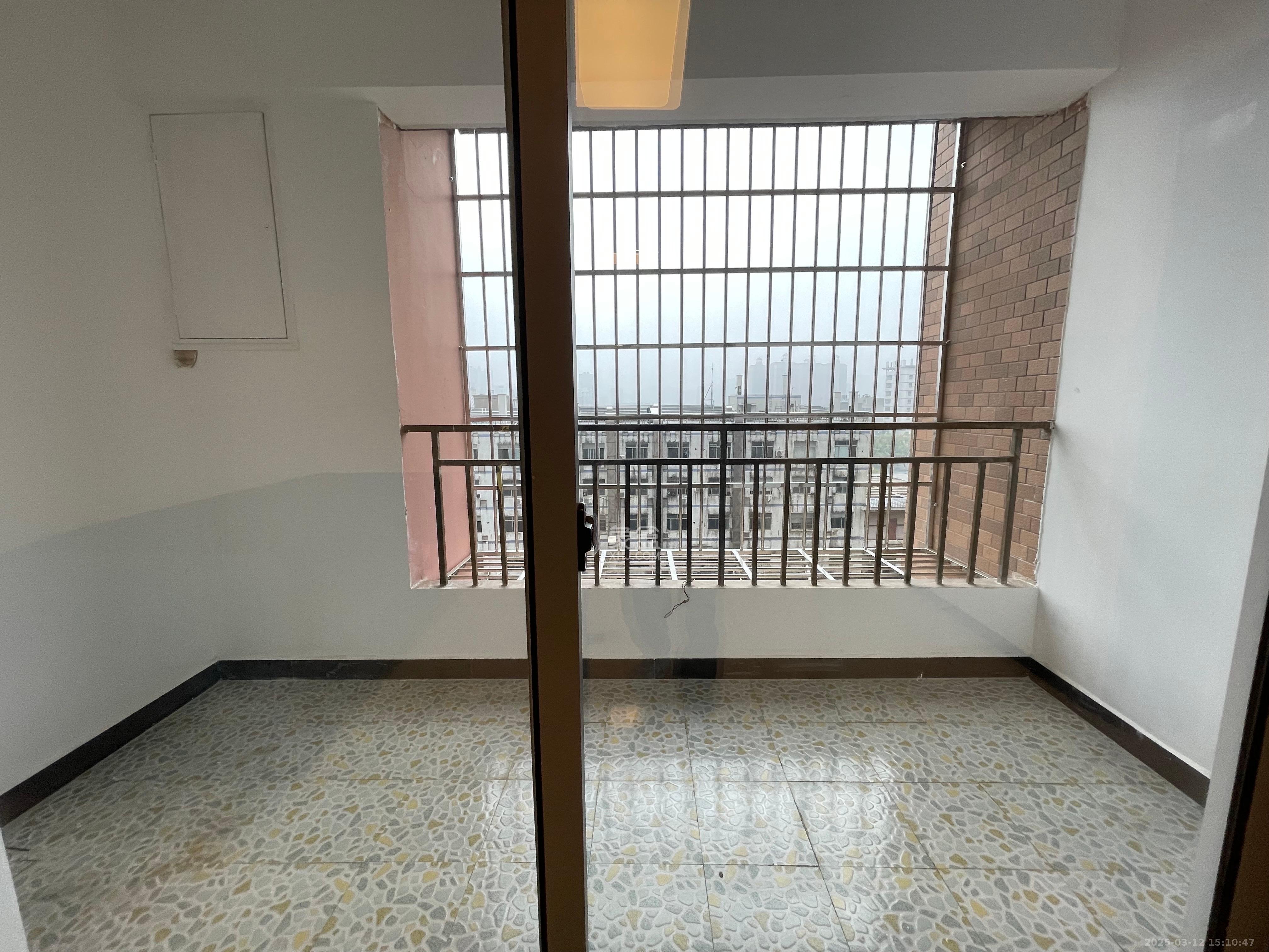 上海城小区 3室2厅2卫 2200.0元/月 上海城小区 3室2厅2卫 2200.0元/月室内图