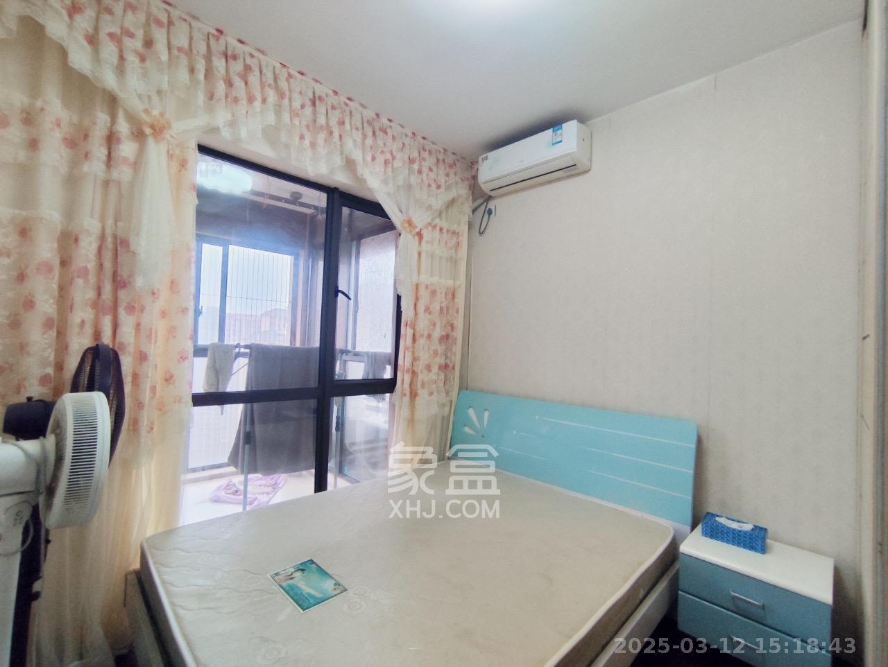 旭辉华庭 3室2厅2卫 2400.0元/月 旭辉华庭 3室2厅2卫 2400.0元/月室内图