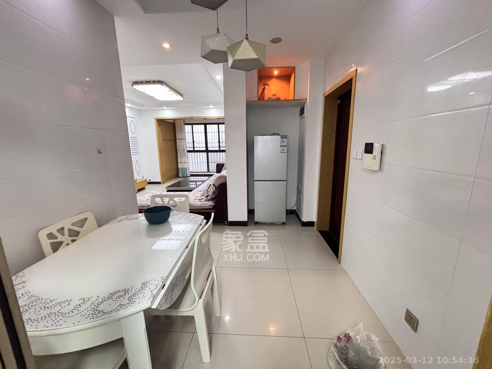 新城国际花都 3室2厅1卫 1700.0元/月 新城国际花都 3室2厅1卫 1700.0元/月室内图