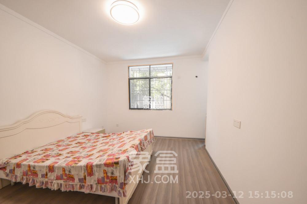 砂子塘社区 3室1厅1卫 2200.0元/月 砂子塘社区 3室1厅1卫 2200.0元/月室内图