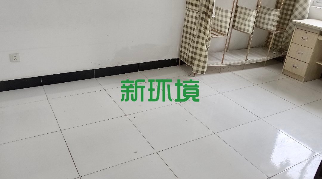 欣业苑  3室2厅2卫   67.00万客厅
