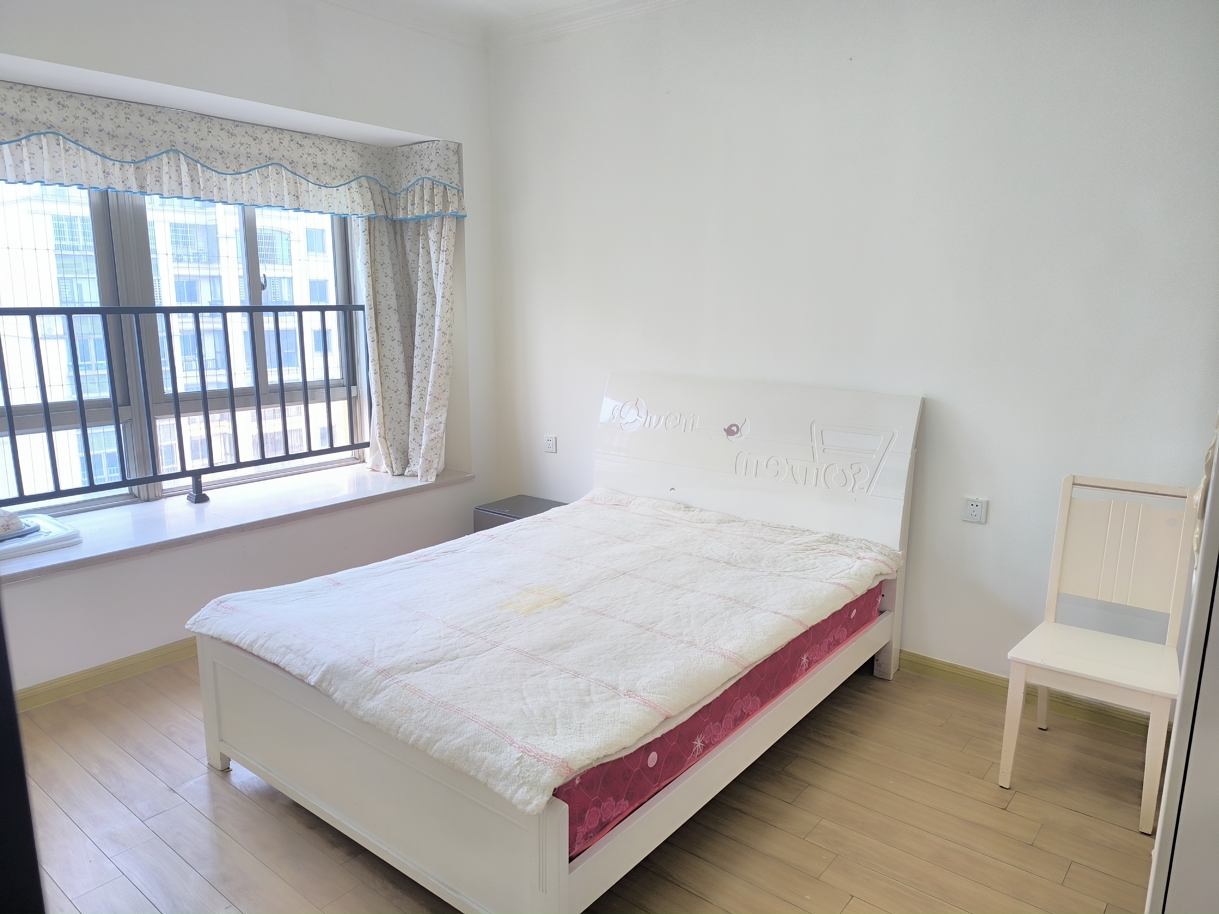 碧桂园 3室2厅1卫 1600.0元/月 碧桂园 3室2厅1卫 1600.0元/月室内图