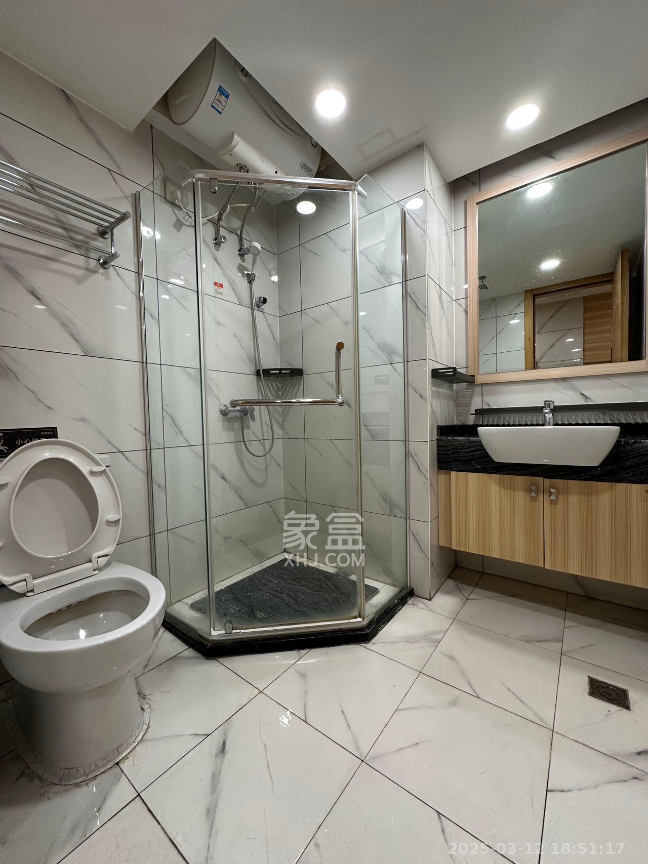 众东国际 1室1厅1卫 2100.0元/月 众东国际 1室1厅1卫 2100.0元/月室内图