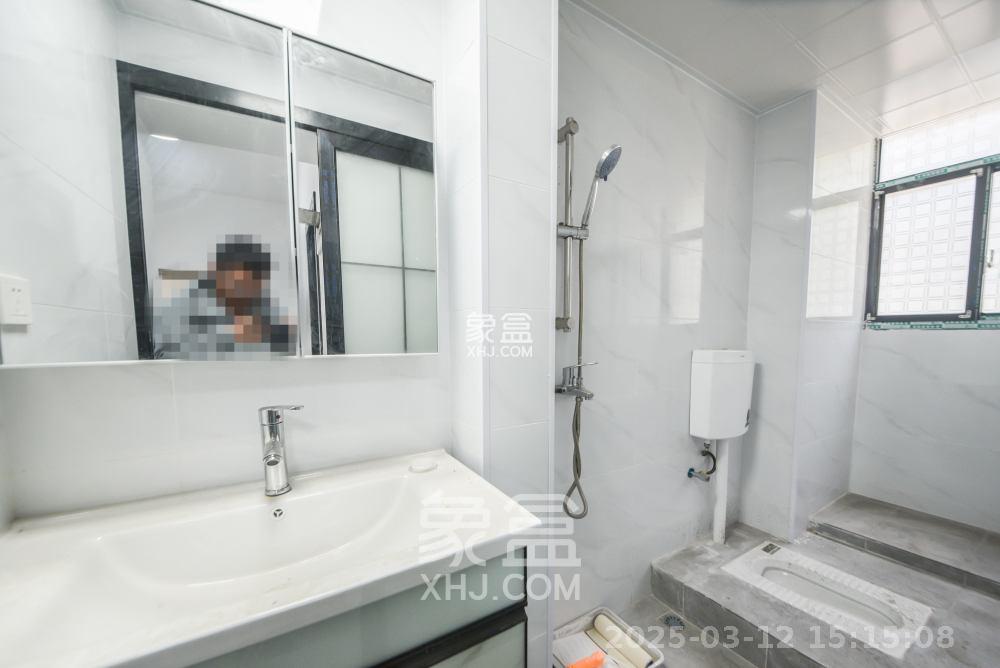 砂子塘社区 3室1厅1卫 2200.0元/月 砂子塘社区 3室1厅1卫 2200.0元/月室内图