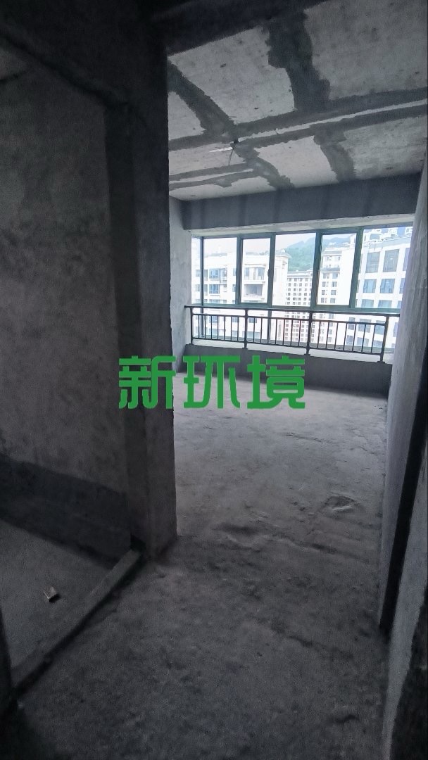 金色家园  3室2厅2卫   70.00万客厅
