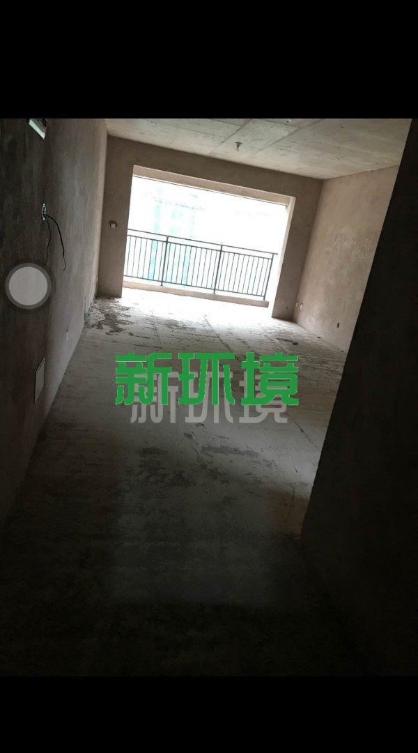 山城上品 4室2厅2卫 71.0万 山城上品 4室2厅2卫 71.0万客厅