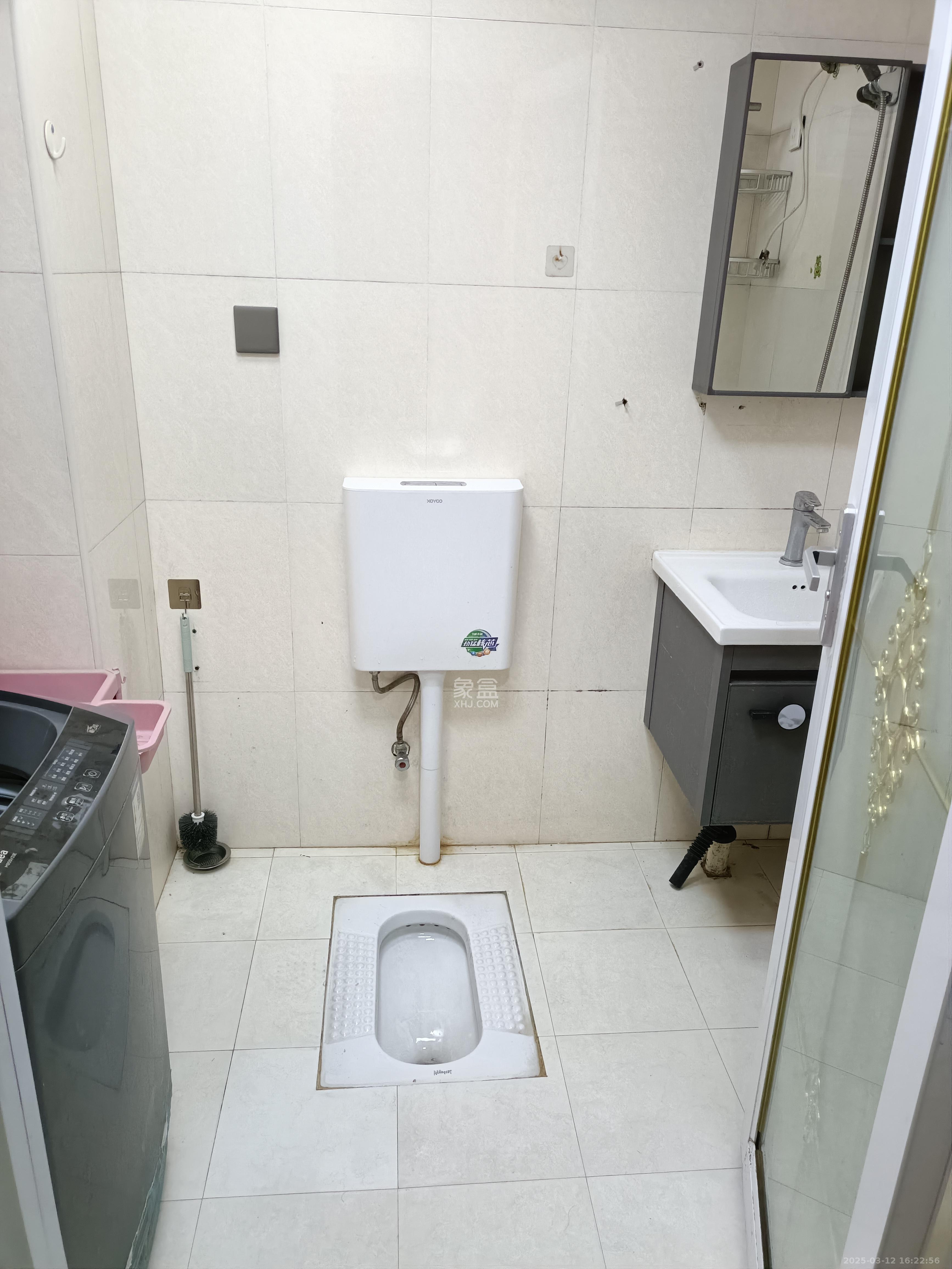 名富公寓  1室1厅1卫    1700.0元/月 名富公寓  1室1厅1卫    1700.0元/月室内图