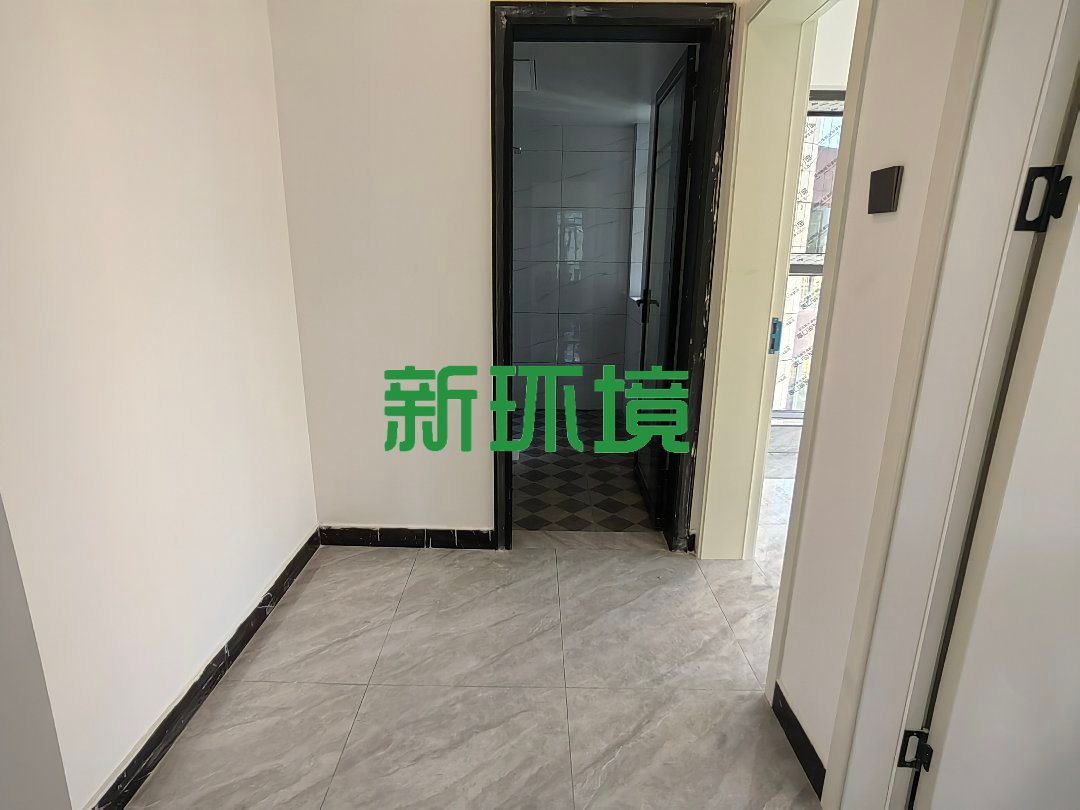 中天鹭鸶湾龙庭二期  4室2厅2卫   85.00万客厅