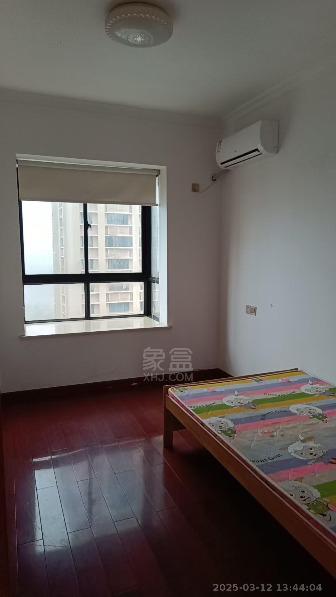 龙腾国际 3室2厅2卫 2000.0元/月 龙腾国际 3室2厅2卫 2000.0元/月室内图