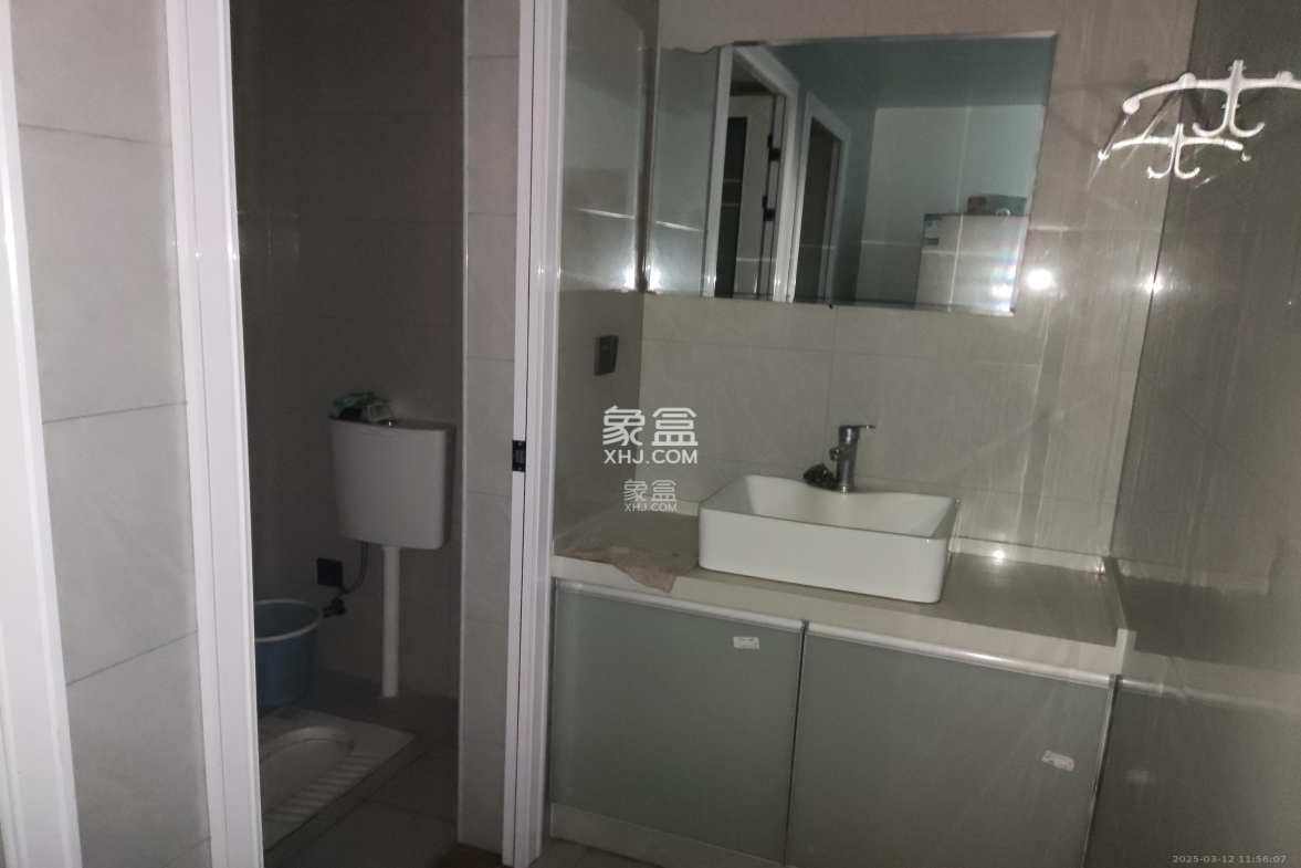 红星国际星城  2室1厅1卫    2300.0元/月 红星国际星城  2室1厅1卫    2300.0元/月室内图