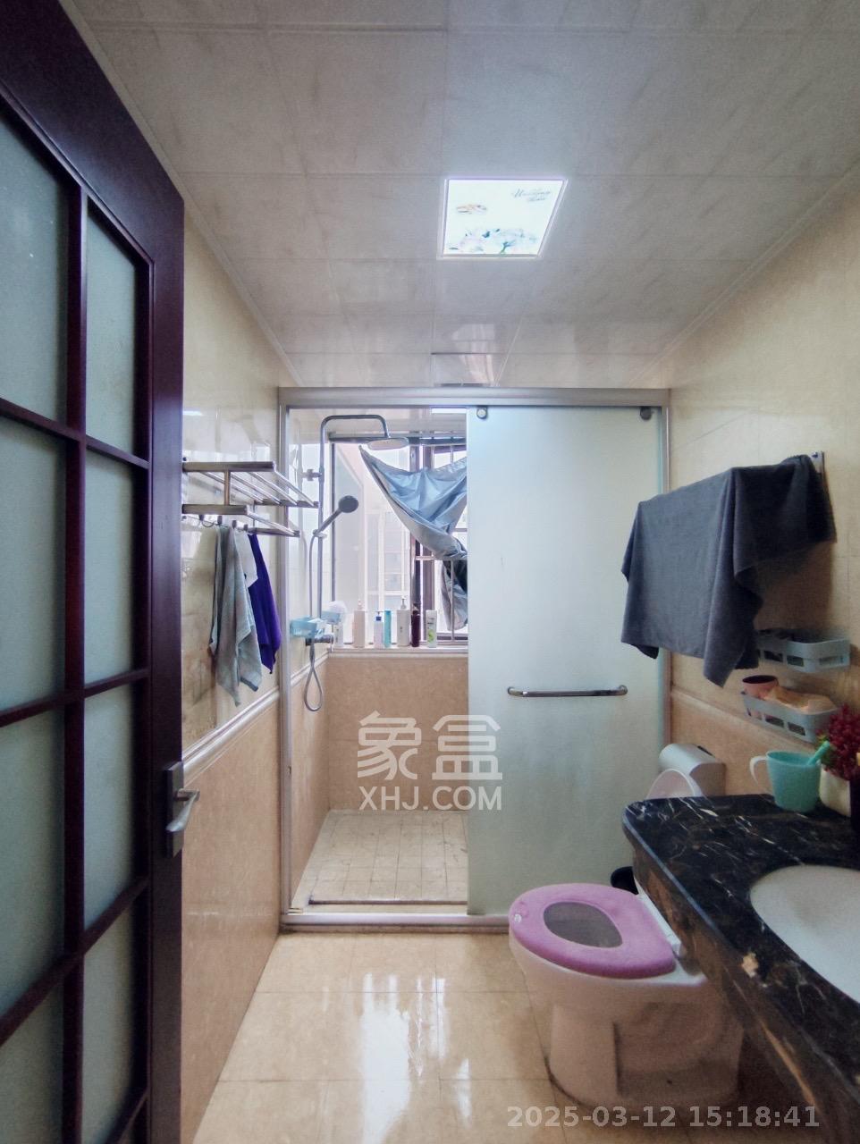 旭辉华庭 3室2厅2卫 2400.0元/月 旭辉华庭 3室2厅2卫 2400.0元/月室内图