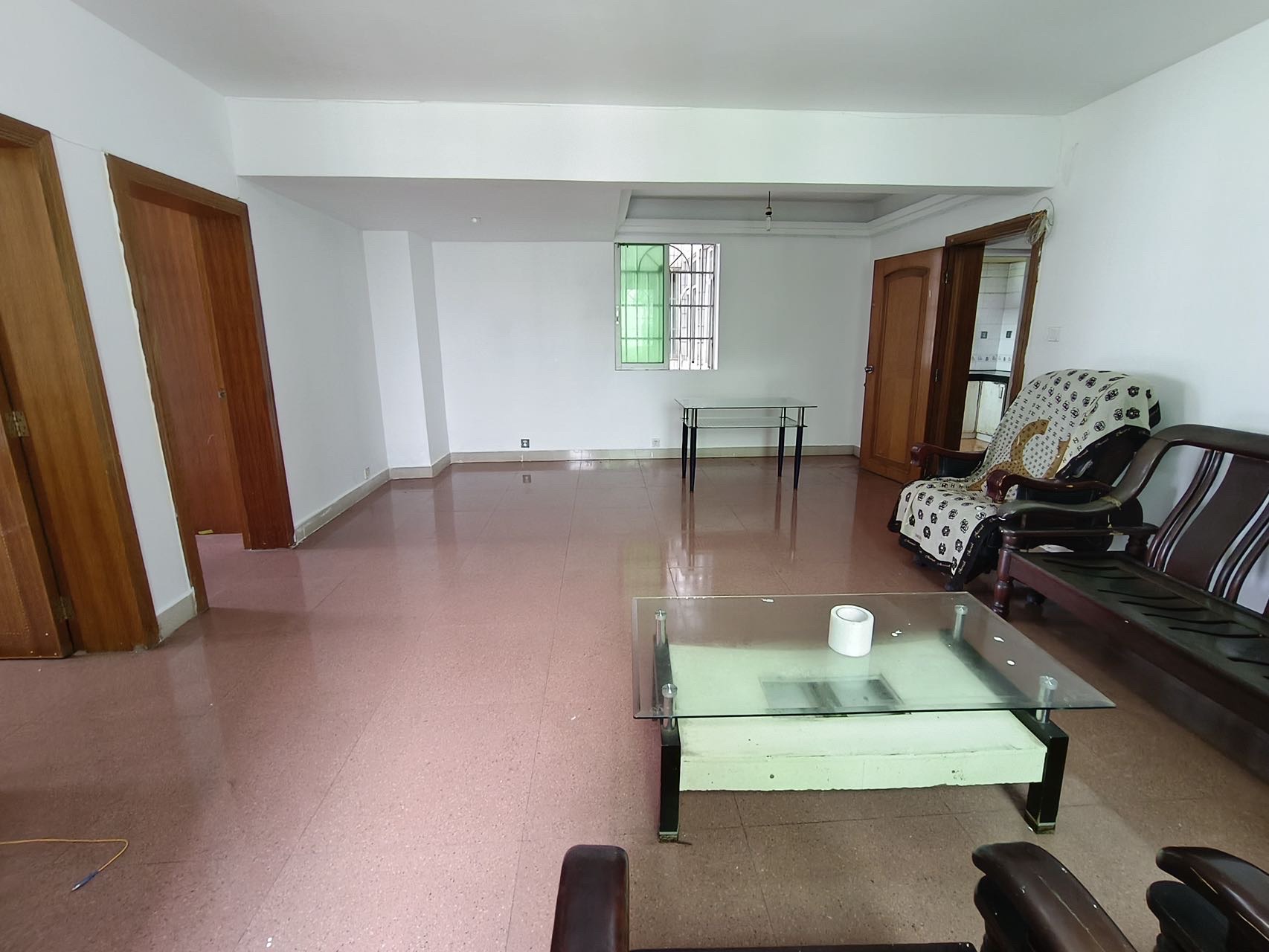 龙华商城  2室2厅0卫    86.0万 龙华商城  2室2厅0卫    86.0万客厅