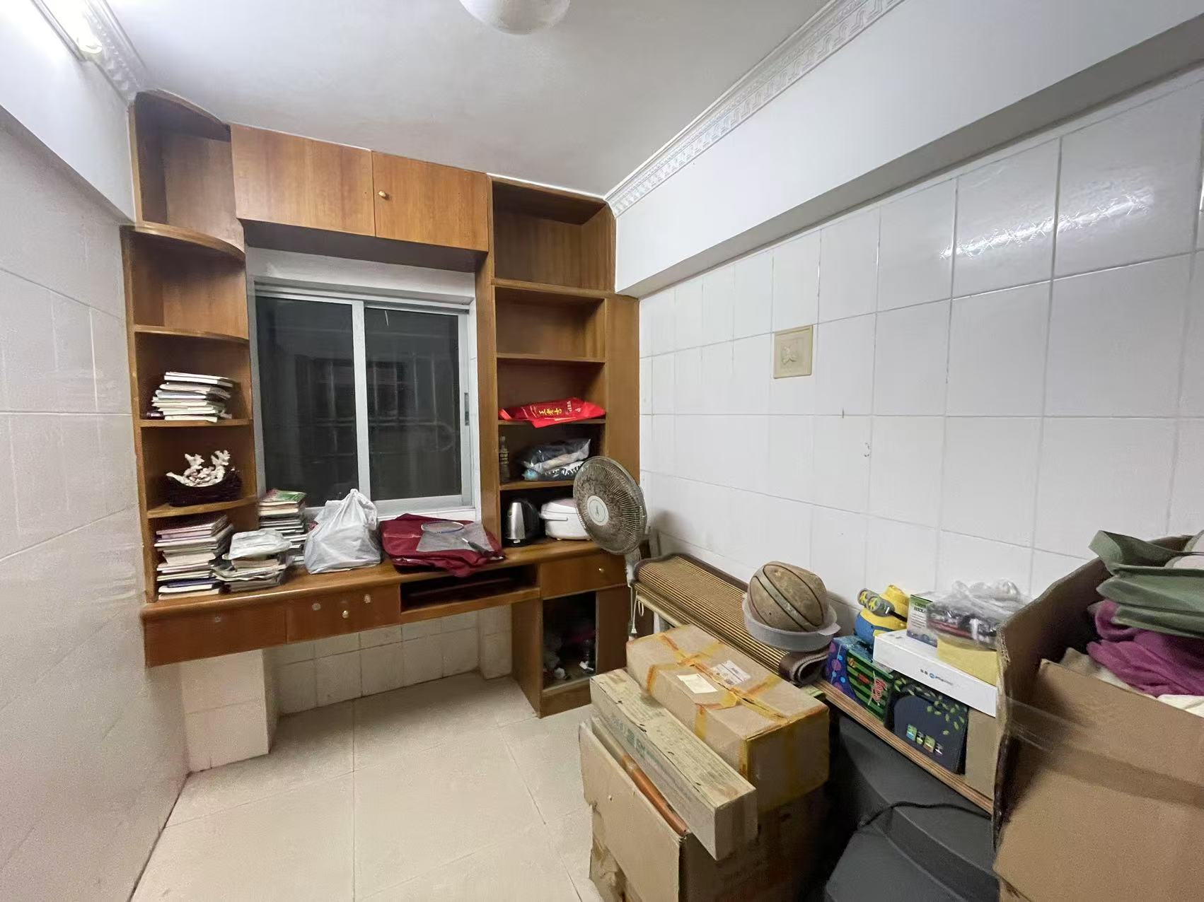 甸昆教师村  4室1厅1卫   2300.00元/月室内图