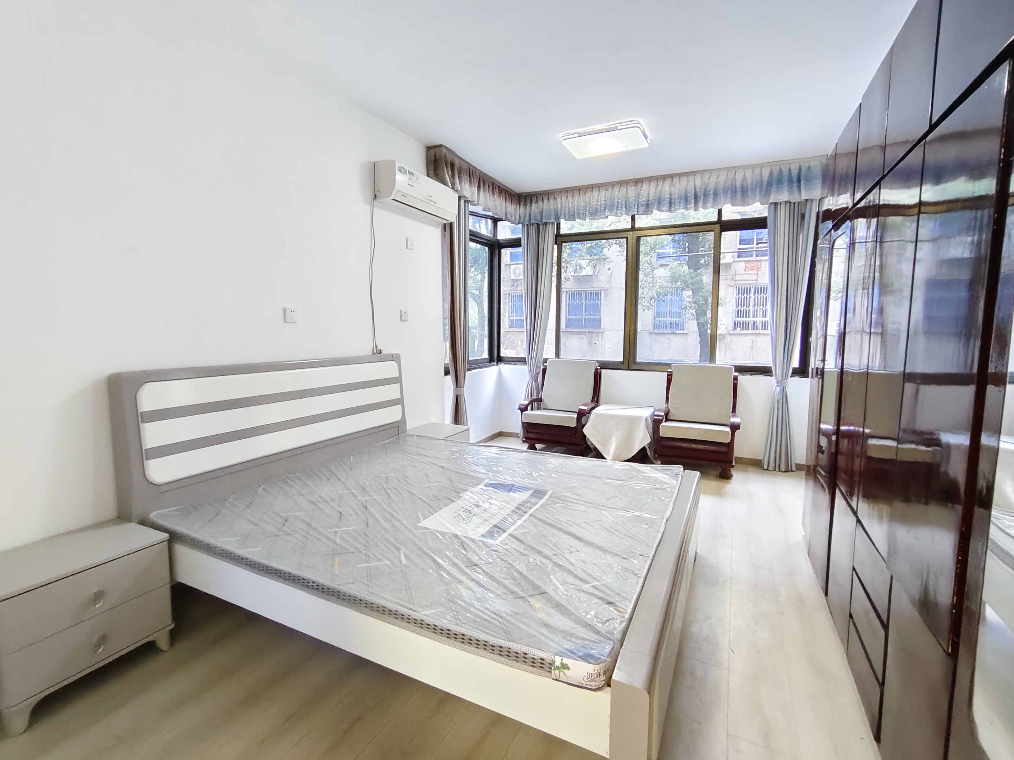 桥南电力局  3室2厅1卫    1100.0元/月 桥南电力局  3室2厅1卫    1100.0元/月室内图