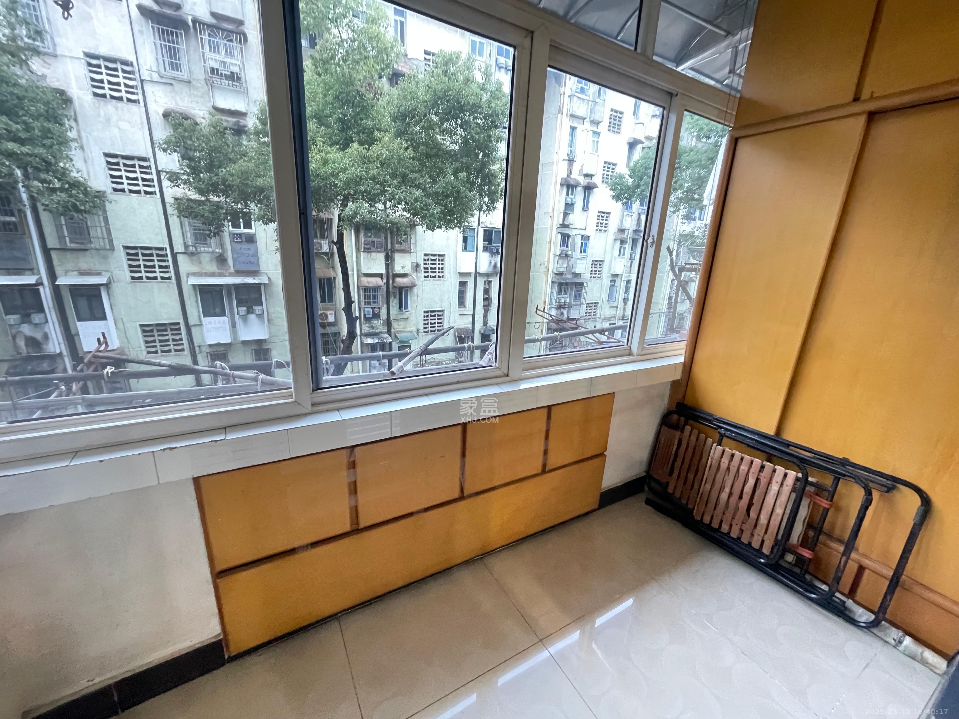 红旗社区  2室1厅1卫   1600.00元/月室内图