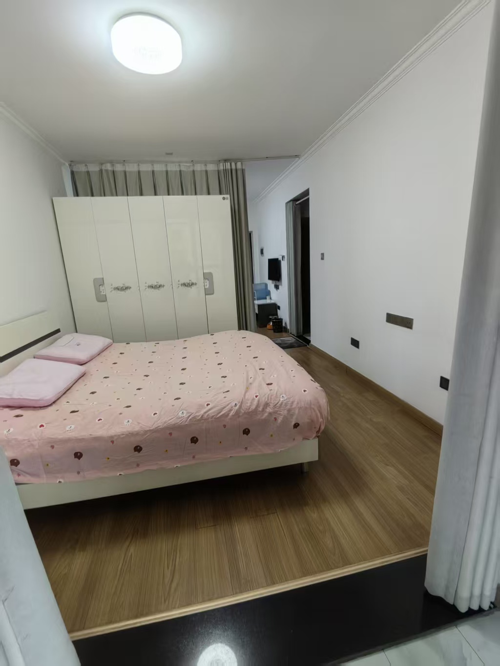 鹏利广场 1室1厅1卫 1200.0元/月 鹏利广场 1室1厅1卫 1200.0元/月室内图