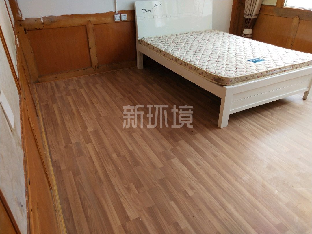 市中心散盘  8室3厅4卫   115.00万客厅