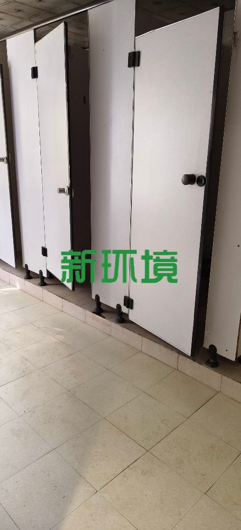 市中心散盘  4室1厅1卫    225.0万 市中心散盘  4室1厅1卫    225.0万客厅