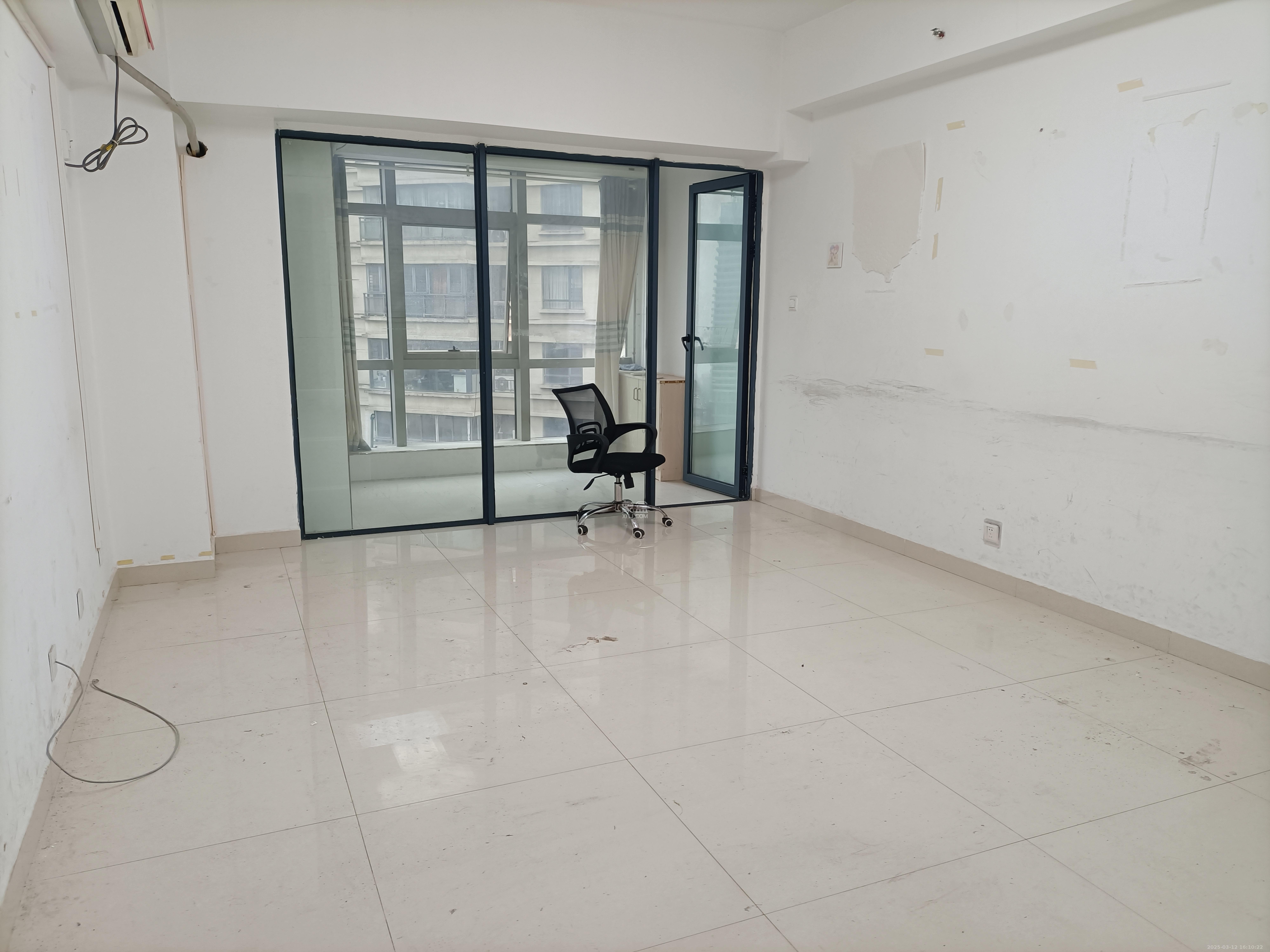 奥克斯广场 1室1厅1卫 2200.0元/月 奥克斯广场 1室1厅1卫 2200.0元/月室内图