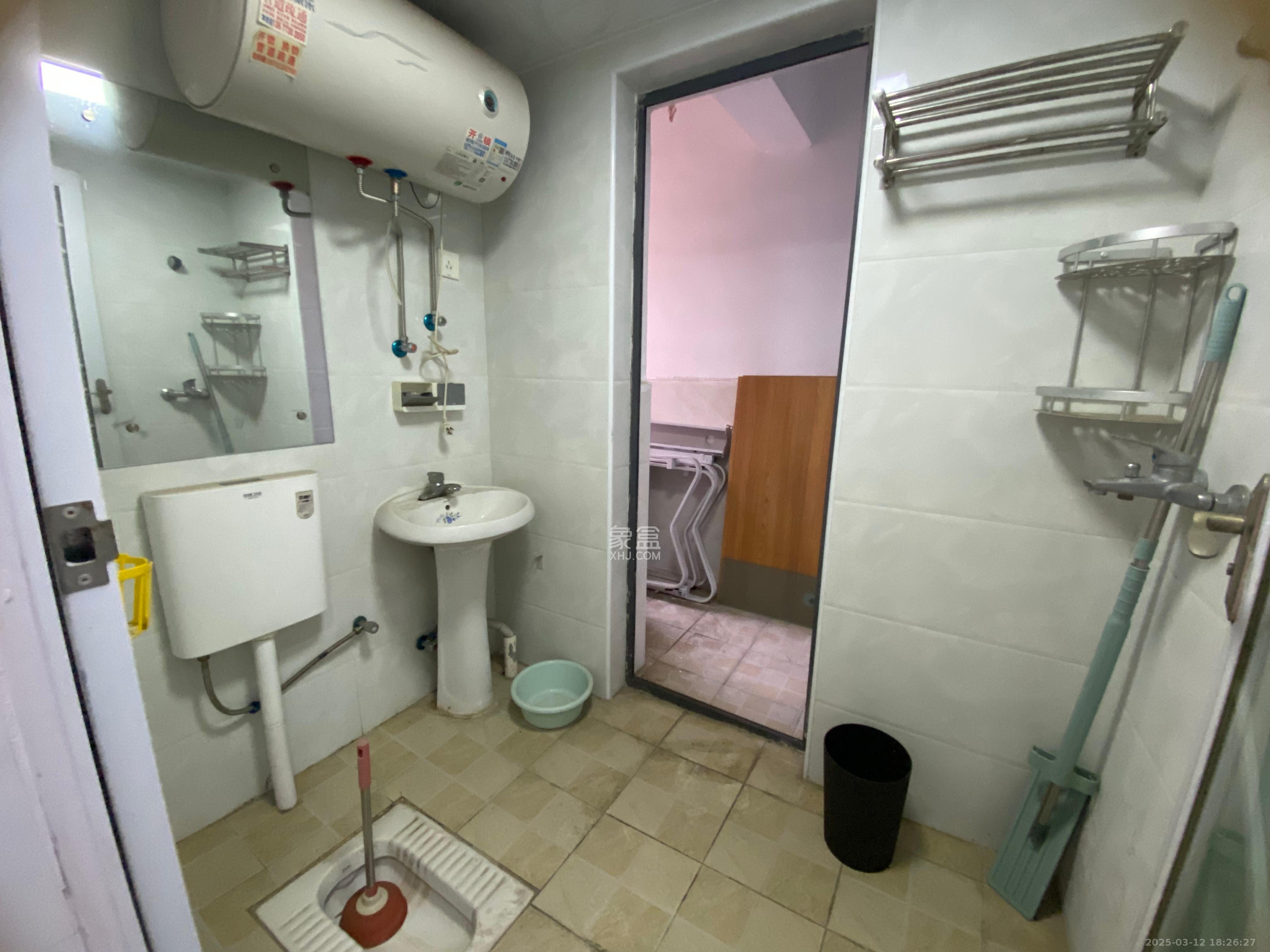 雅阁国际 2室2厅1卫 2500.0元/月 雅阁国际 2室2厅1卫 2500.0元/月室内图