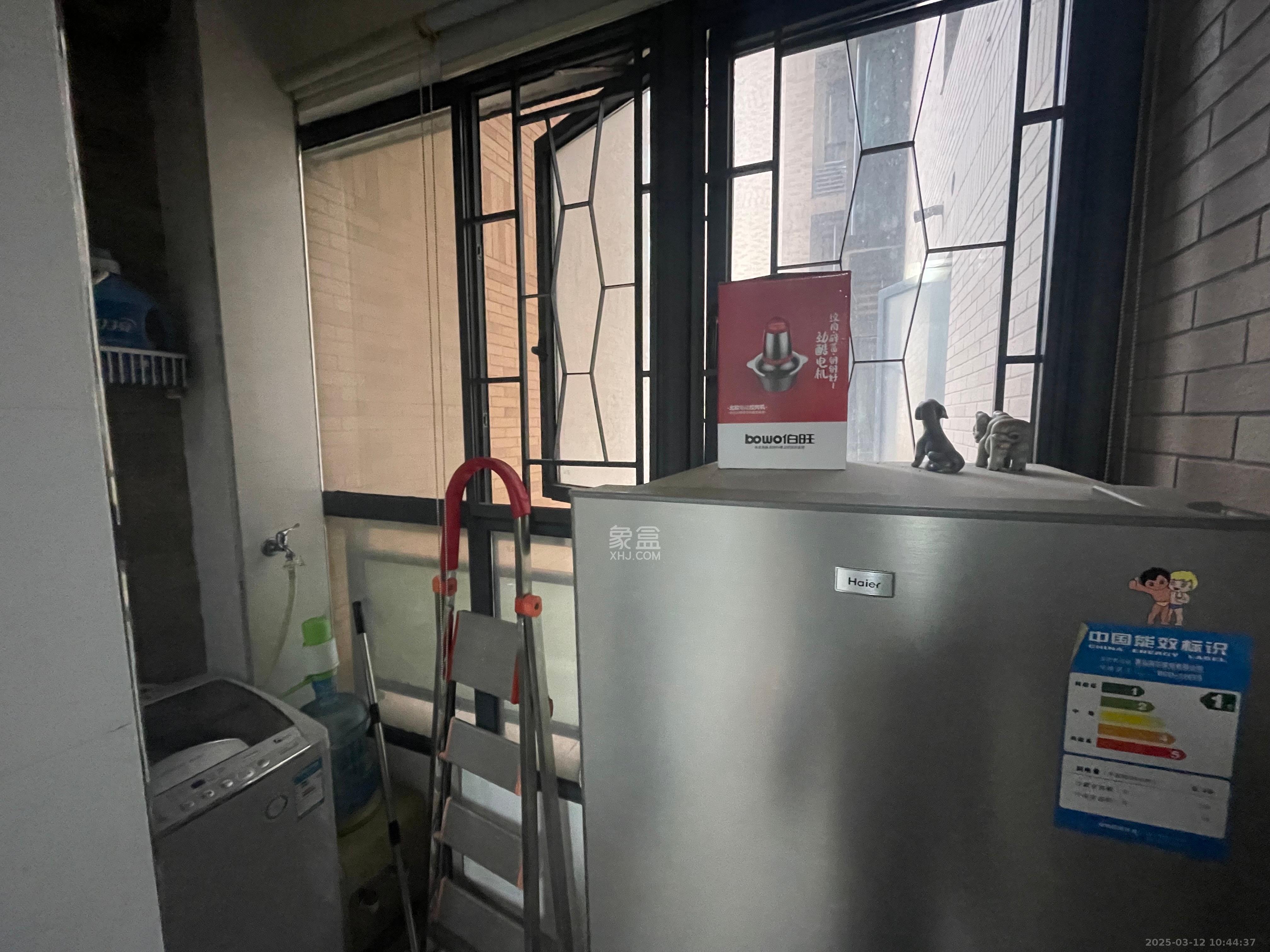 湘府9号  2室1厅1卫   2300.00元/月室内图