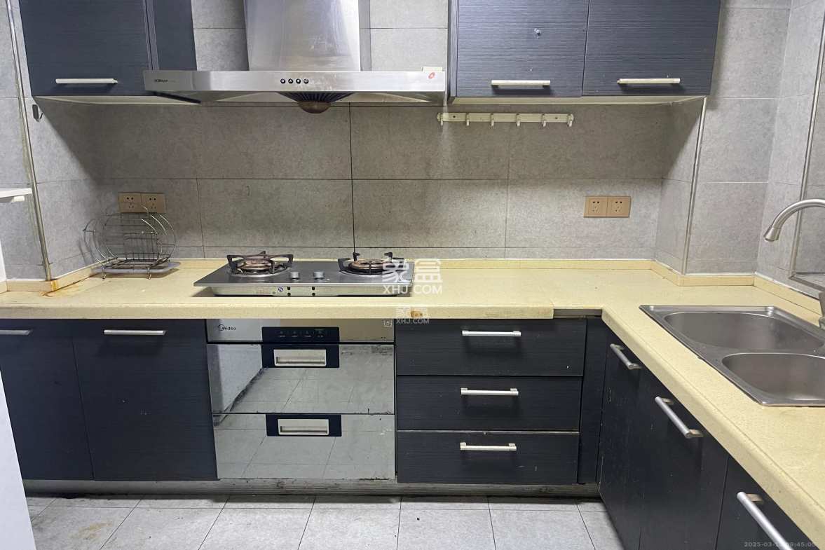 恒基凯旋门一二期 4室2厅1卫 2800.0元/月 恒基凯旋门一二期 4室2厅1卫 2800.0元/月室内图