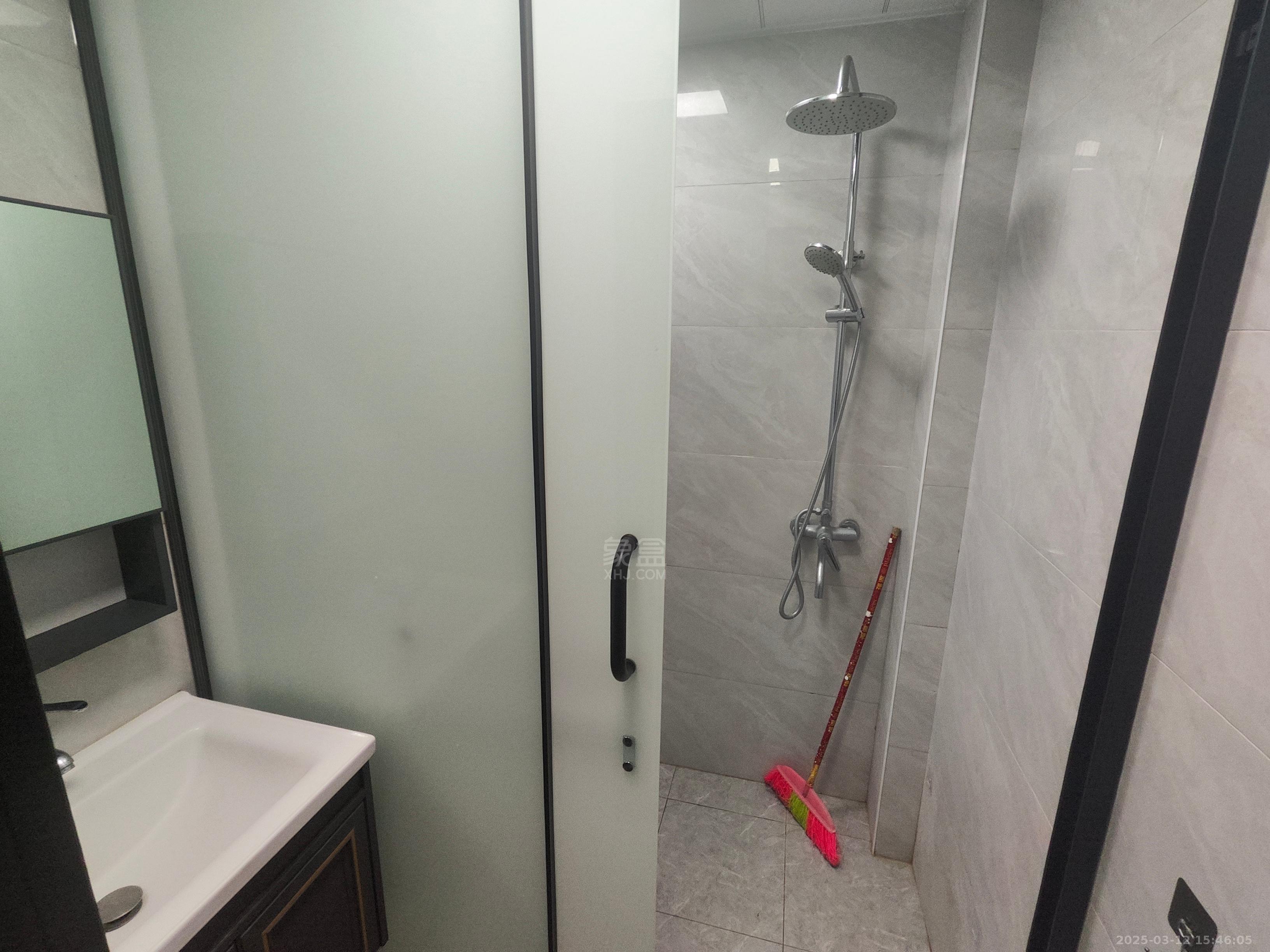 城市公园 1室1厅1卫 1200.0元/月 城市公园 1室1厅1卫 1200.0元/月室内图