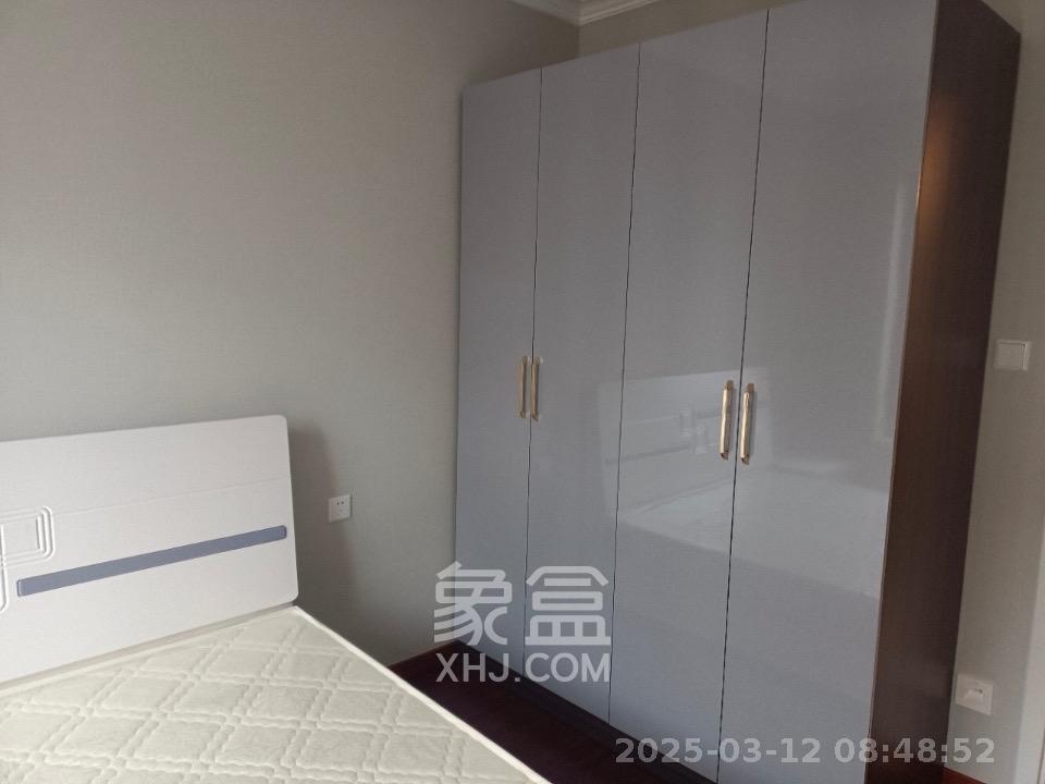 中海珑悦府  4室2厅2卫   3500.00元/月室内图
