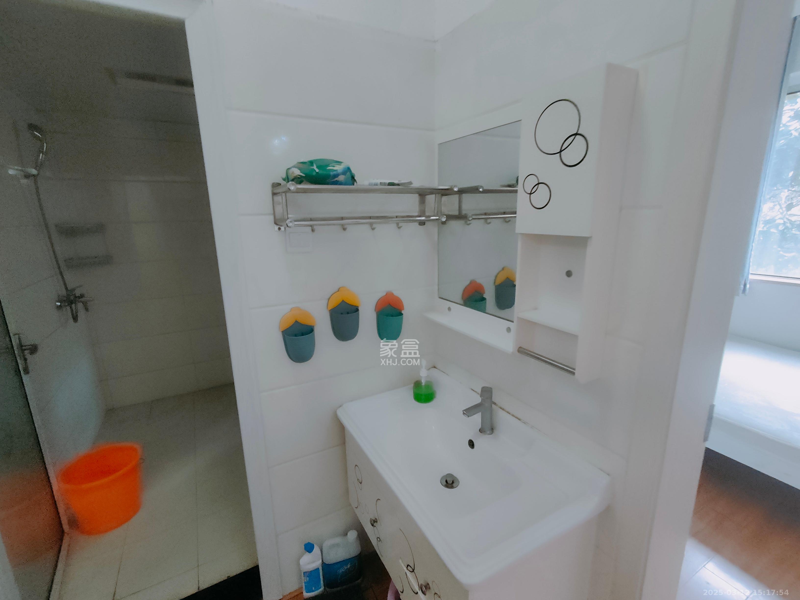 五矿万境水岸三期 1室2厅1卫 2000.0元/月 五矿万境水岸三期 1室2厅1卫 2000.0元/月室内图