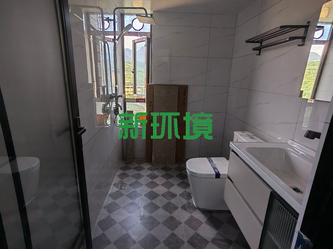 中天鹭鸶湾龙庭二期  4室2厅2卫   85.00万客厅