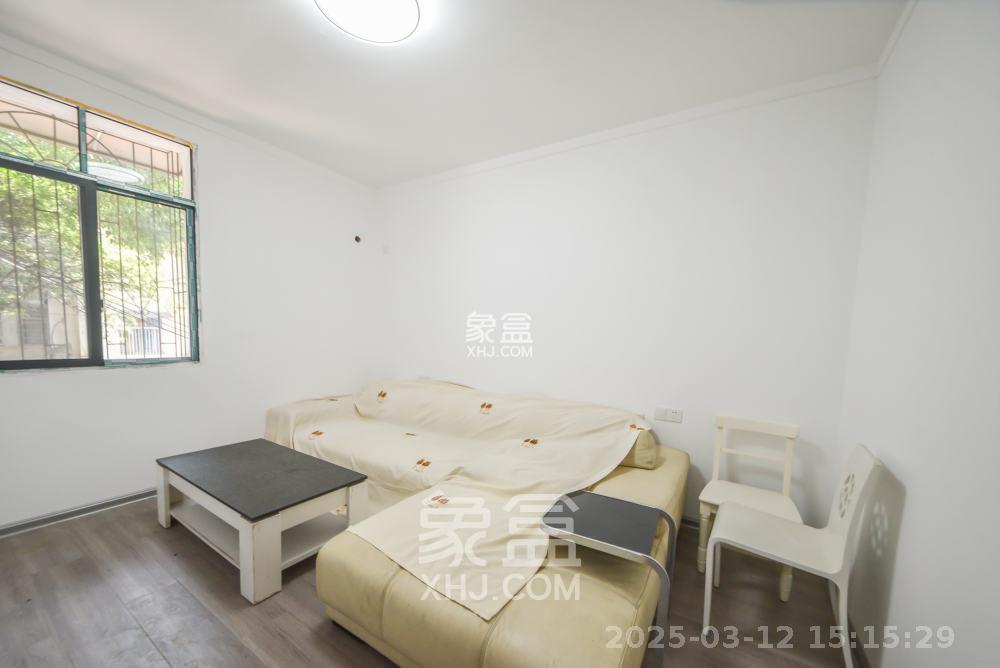 砂子塘社区 3室1厅1卫 2200.0元/月 砂子塘社区 3室1厅1卫 2200.0元/月室内图