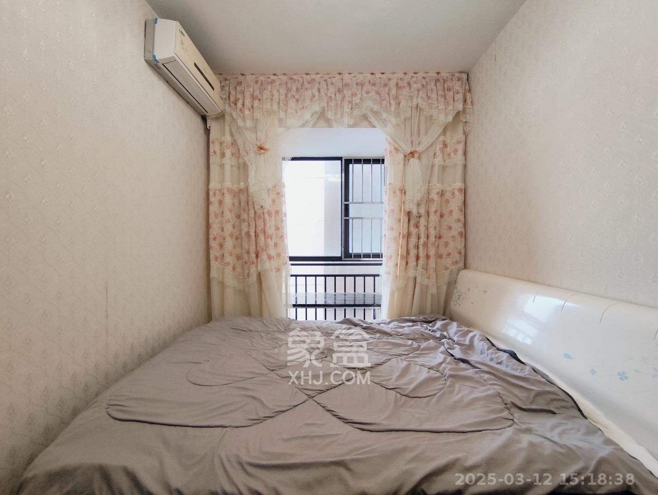 旭辉华庭 3室2厅2卫 2400.0元/月 旭辉华庭 3室2厅2卫 2400.0元/月室内图