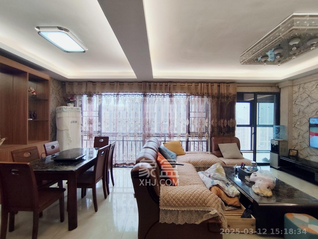 旭辉华庭 3室2厅2卫 2400.0元/月 旭辉华庭 3室2厅2卫 2400.0元/月室内图